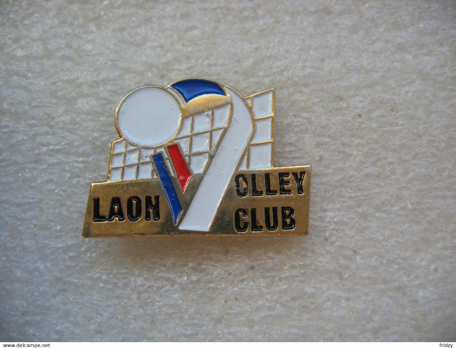 Pin's Du LAON Volley Club à Laon (Dépt 02) - Volleybal