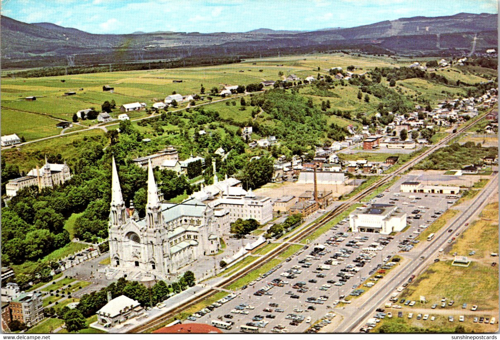 Canada Ste Anne De Beaupre Aerial View Of The Basilica - Ste. Anne De Beaupré