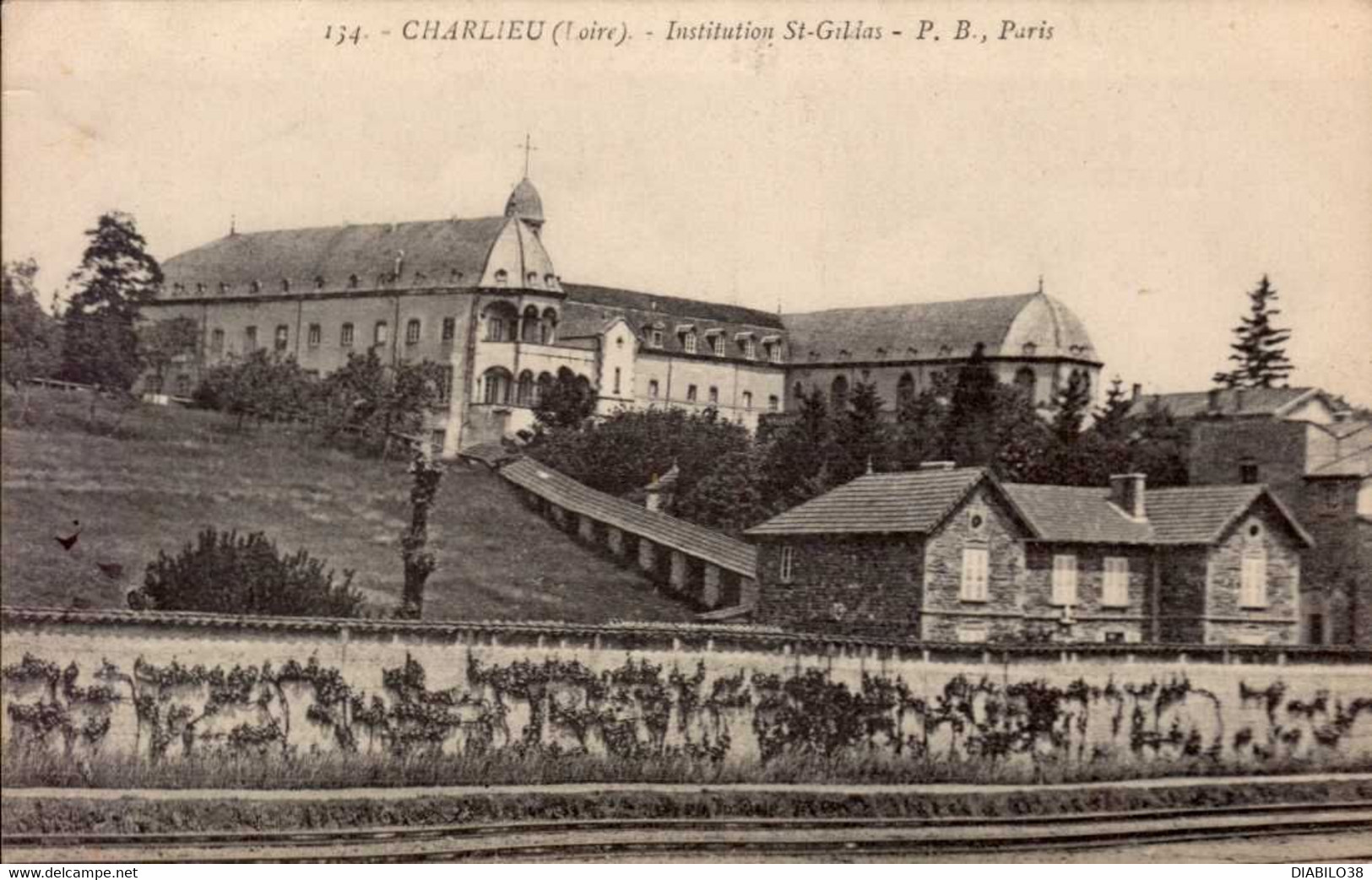 CHARLIEU      ( LOIRE )    INSTITUTION ST-GILDAS - Charlieu