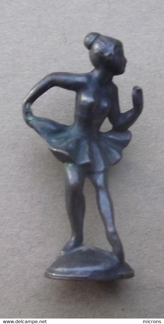 KINDER METAL  DANSEUSE  SOCLE OVALE - Metallfiguren