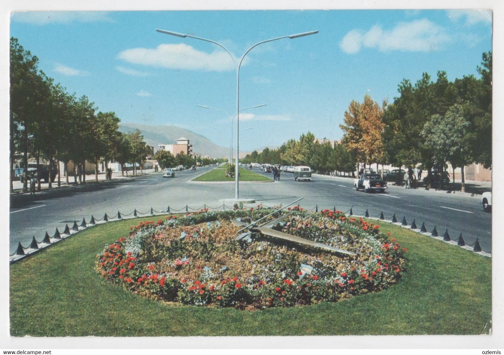 IRAN,SHIRAZ FLOWER CLOCK ,,POSTCARD - Iran