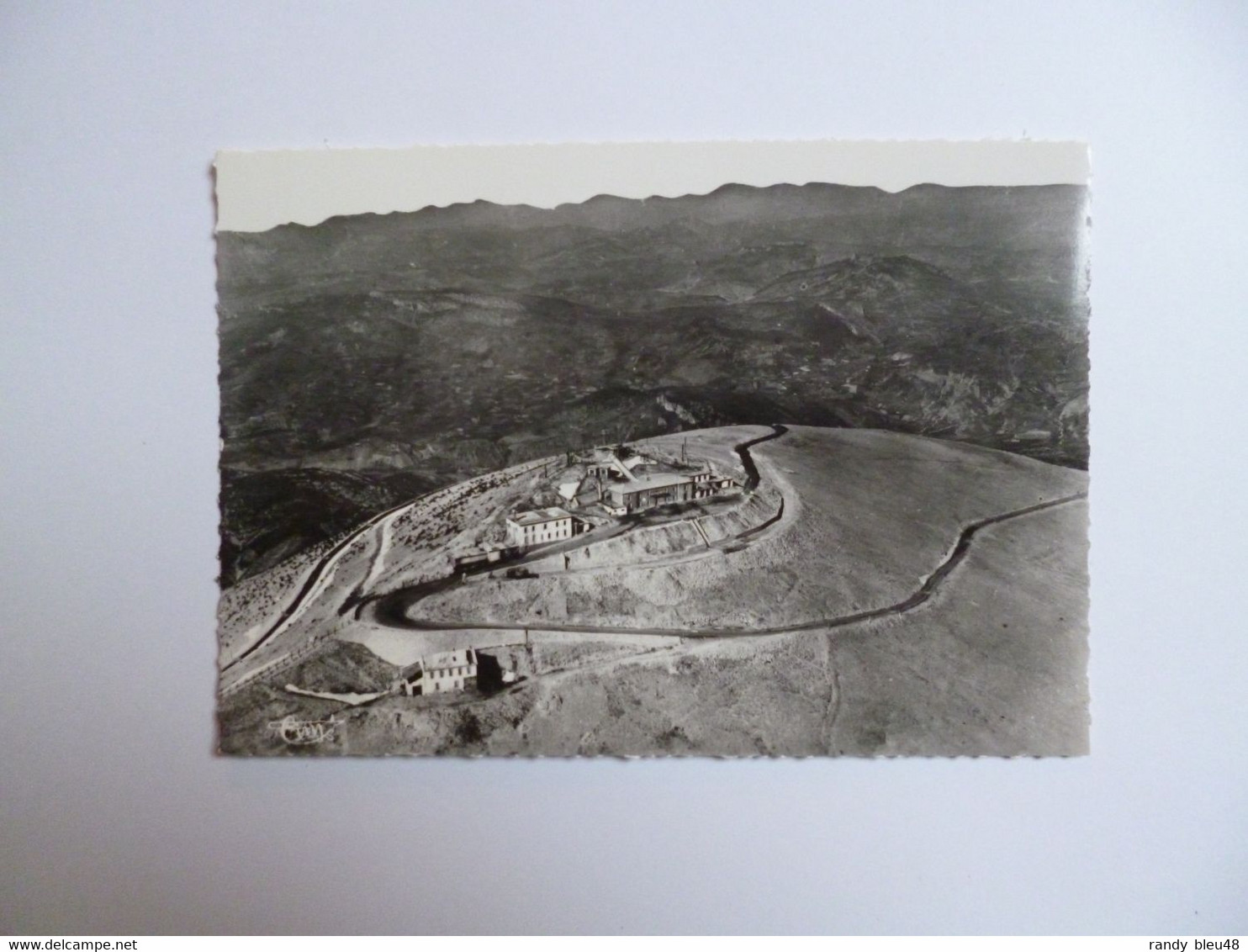 MONT VENTOUX  -  84  -  Vue Générale Du Sommet  -  Le Refuge Et L'Observatoire     -  VAUCLUSE - Pernes Les Fontaines