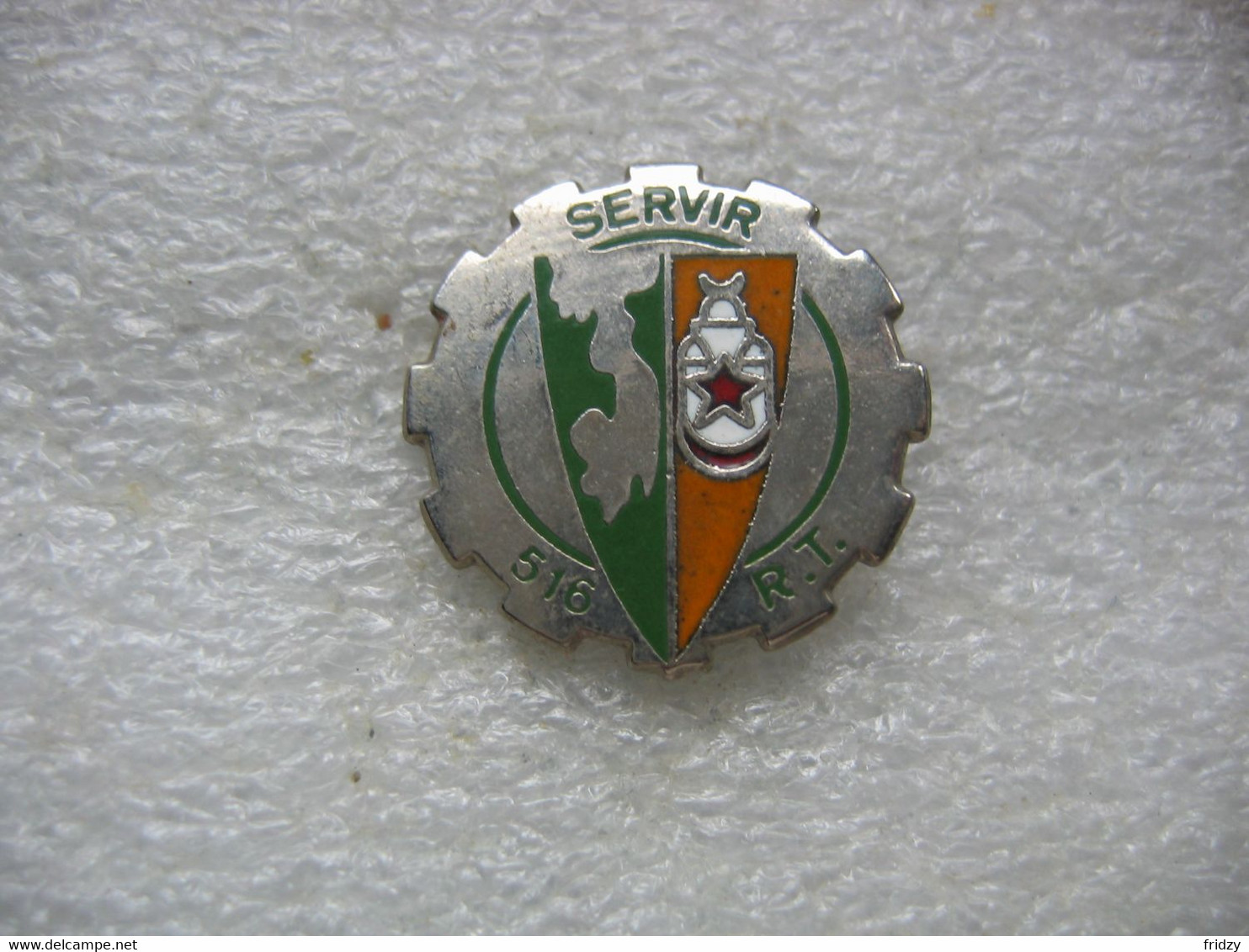 Pin's Du 516e Régiment Du Train. Servir - Militaria