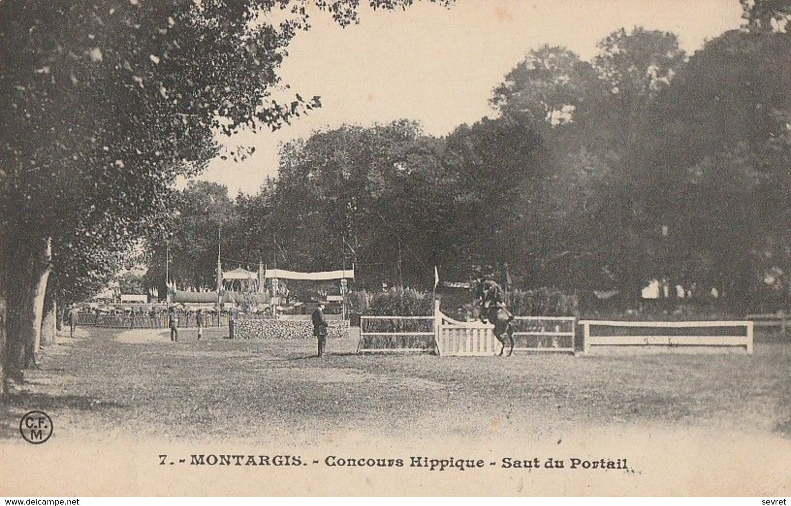 MONTARGIS. - Concours Hippique. Saut Du Portail - Montargis