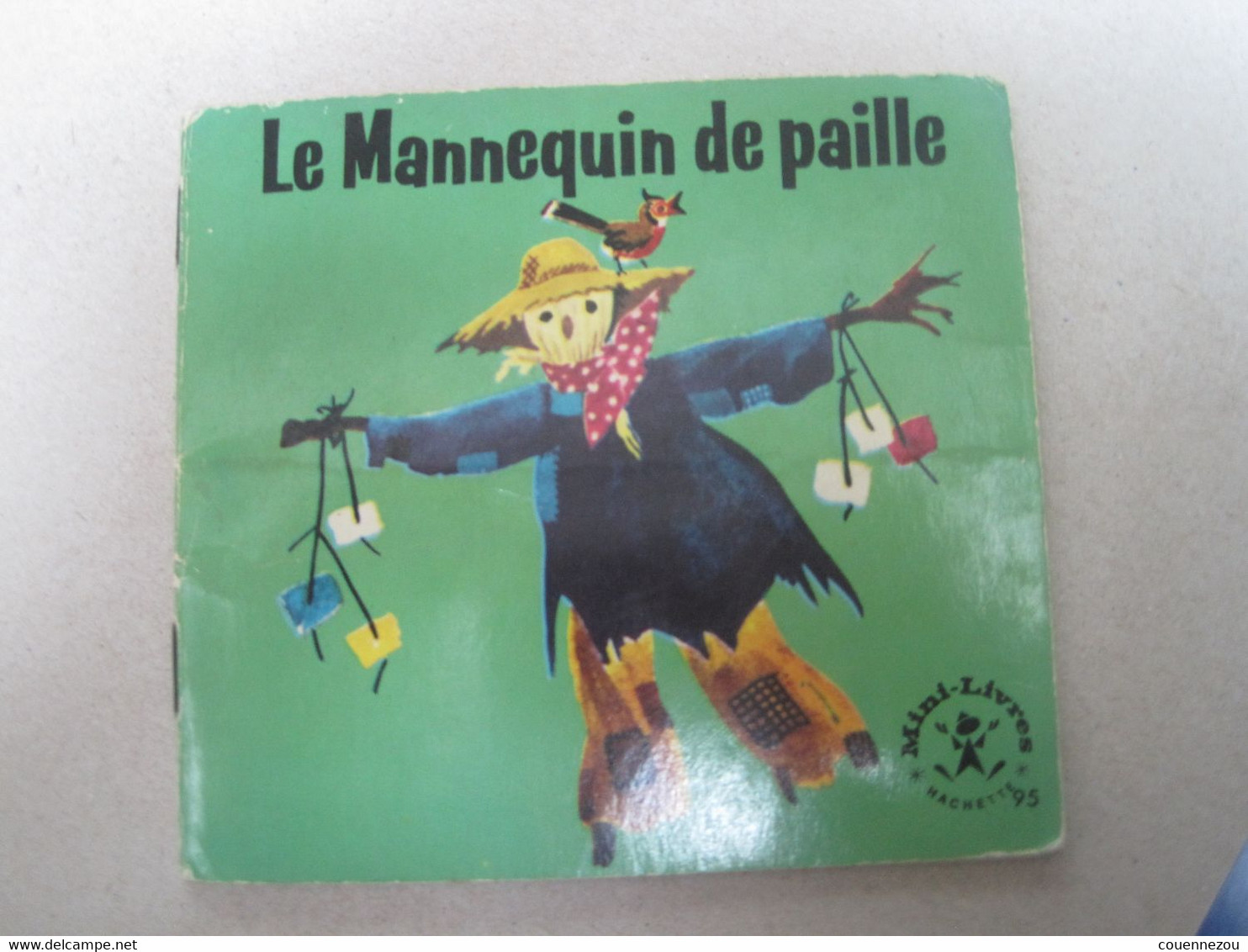 LE MANNEQUIN DE PAILLE    Mini Livre HACHETTE - Hachette