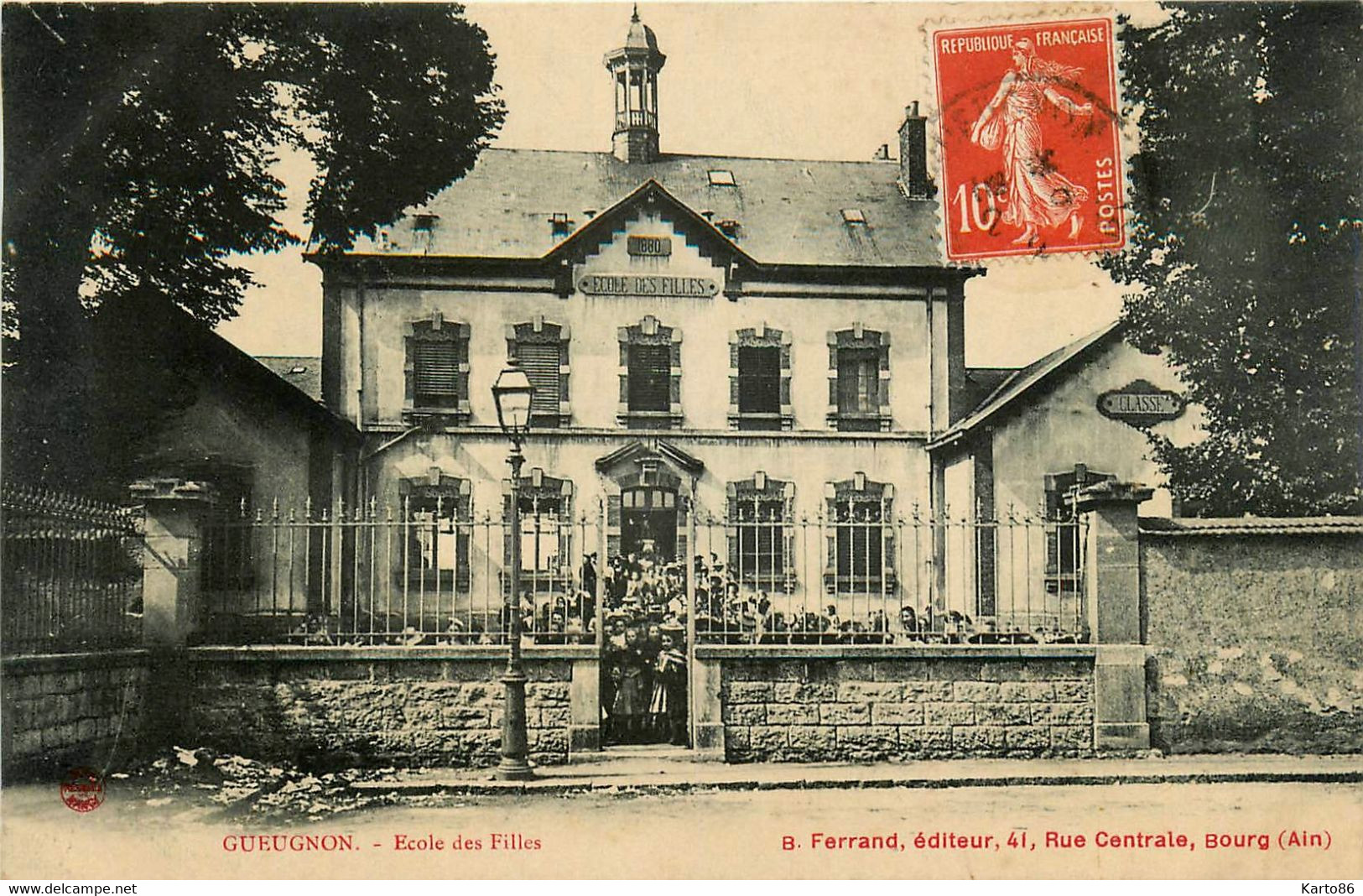 Gueugnon * Façade De L'école Des Filles * Scolaire - Gueugnon