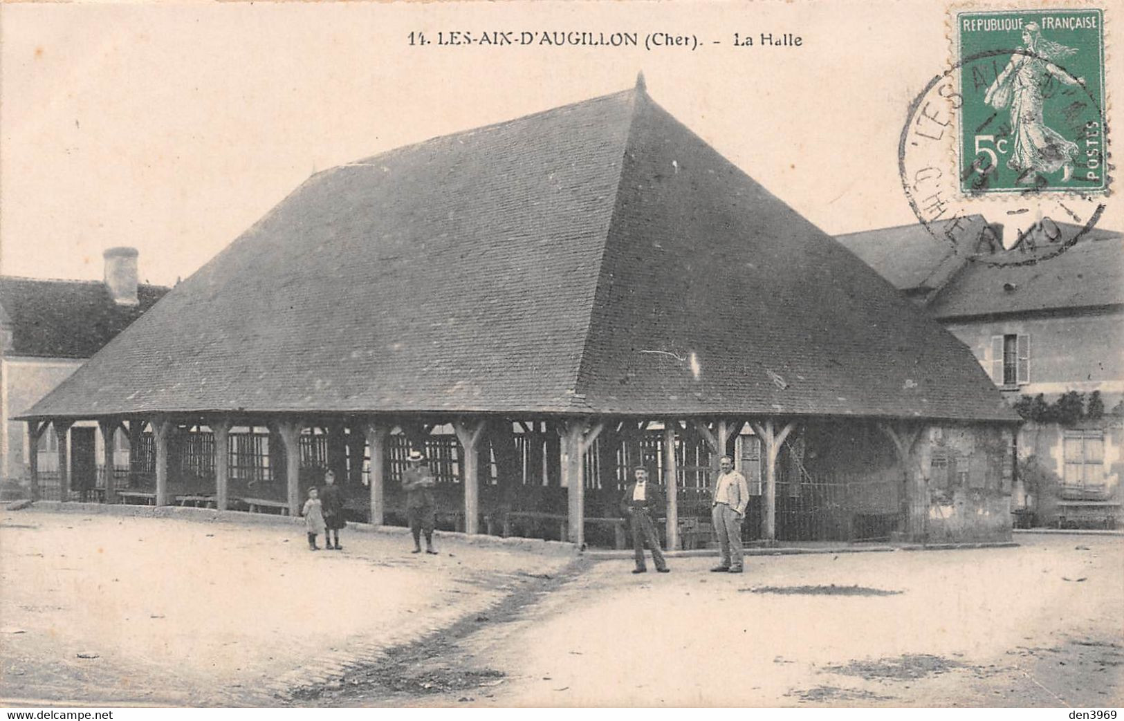 Les AIX-d'ANGILLON - La Halle - Les Aix-d'Angillon