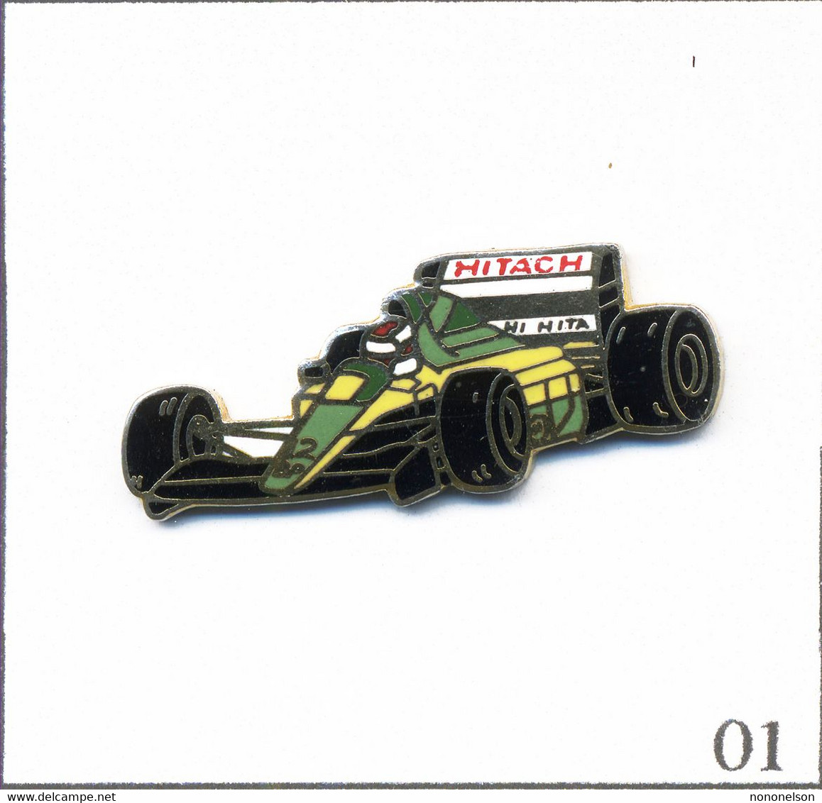 Pin's Formule 1 1992 - Team Lotus - Modèle 102D Avec Moteur Ford Cosworth HB VB N° 12 - Pilote Johnny Herbert. T834-01 - F1