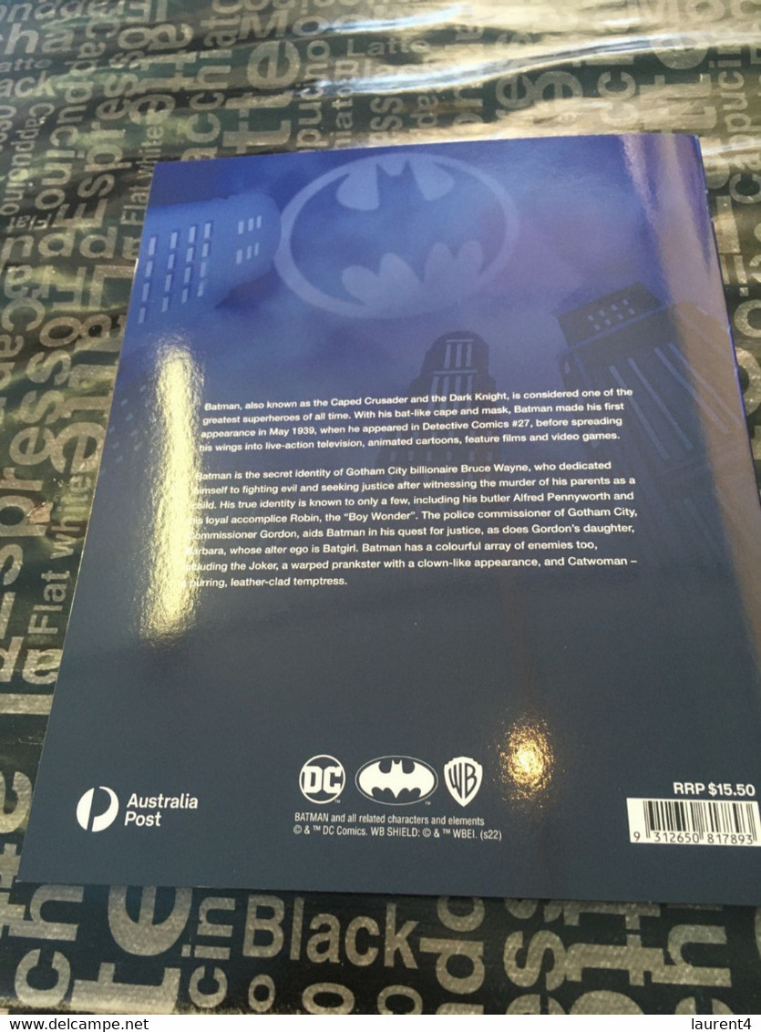 3-12-2021 - Australia - Batman - Presentation Folder With 1 Cover - (with Batwoman Stamp) - Presentation Packs