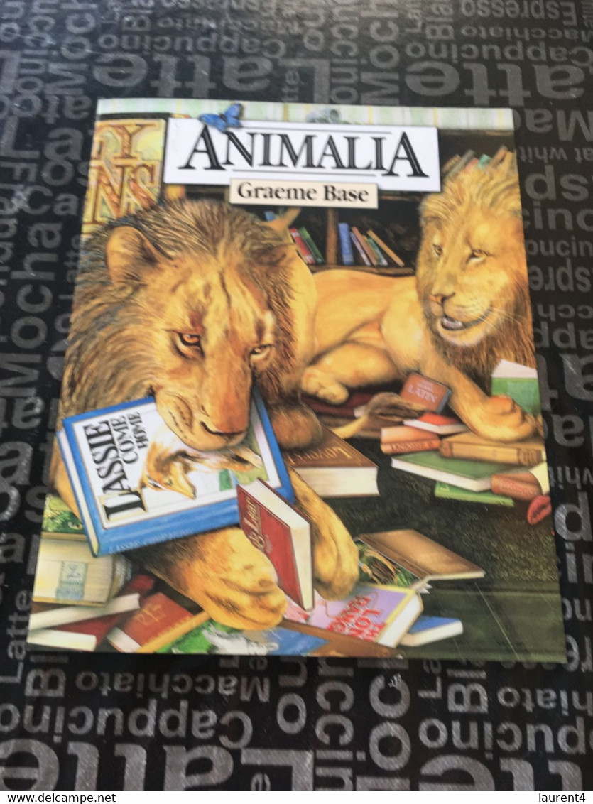 3-12-2021 - Australia - Animalia - Presentation Folder With 1 Cover - (with Mouse Stamp) - Presentation Packs