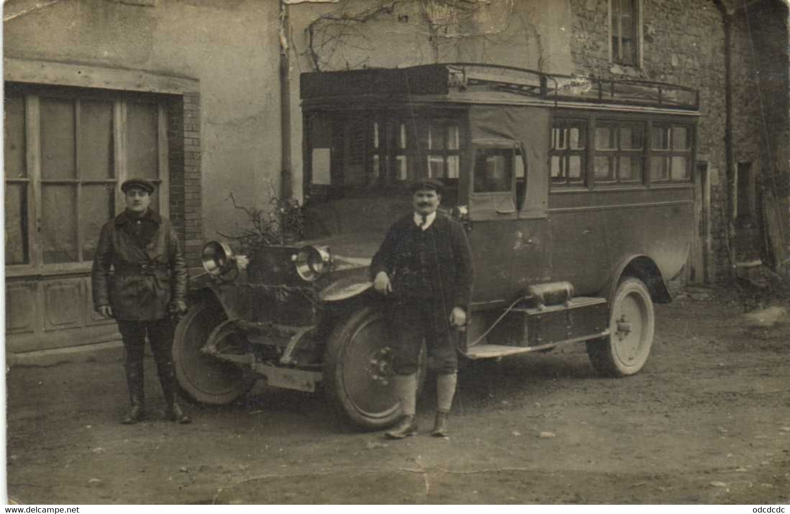 Carte Photo Un Très Bel AUTOBUS  Avec Son Chauffeyr Et Son Propriétaire RV - Buses & Coaches