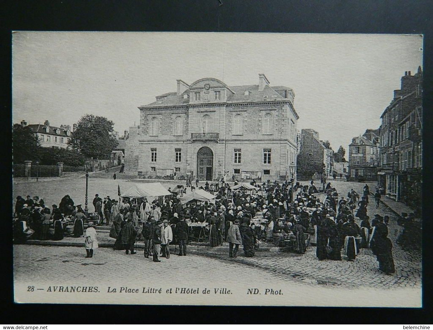 AVRANCHES                           LA PLACE LITTRE ET L'HOTEL DE VILLE - Avranches