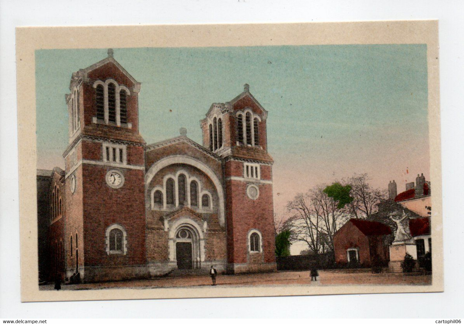 - CPA PAIMBOEUF (44) - Place Et Eglise St-Louis - Edition Chapeau 101 - - Paimboeuf