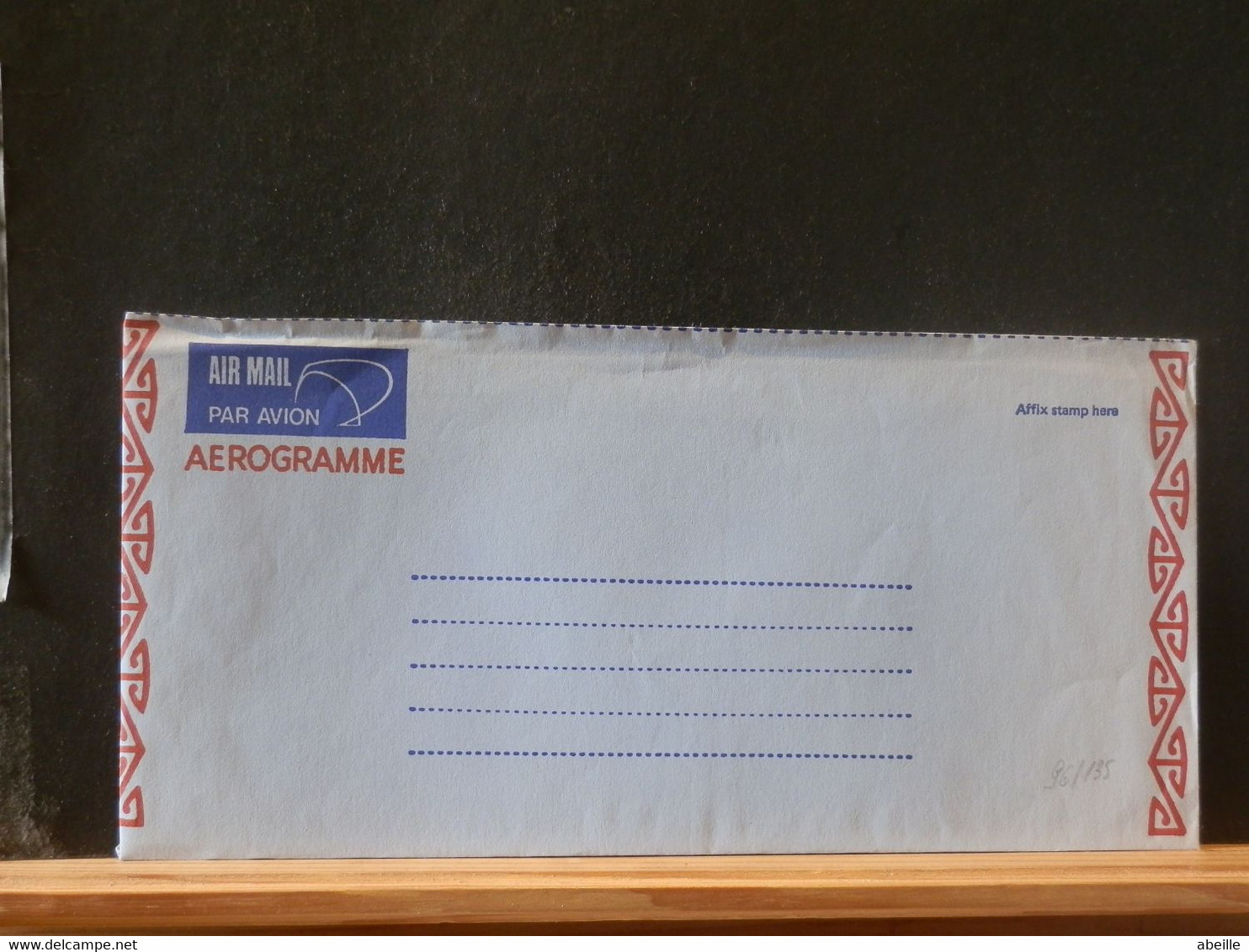 96/135 AEROGRAMME  NOUVELLE ZELANDE XX - Postal Stationery