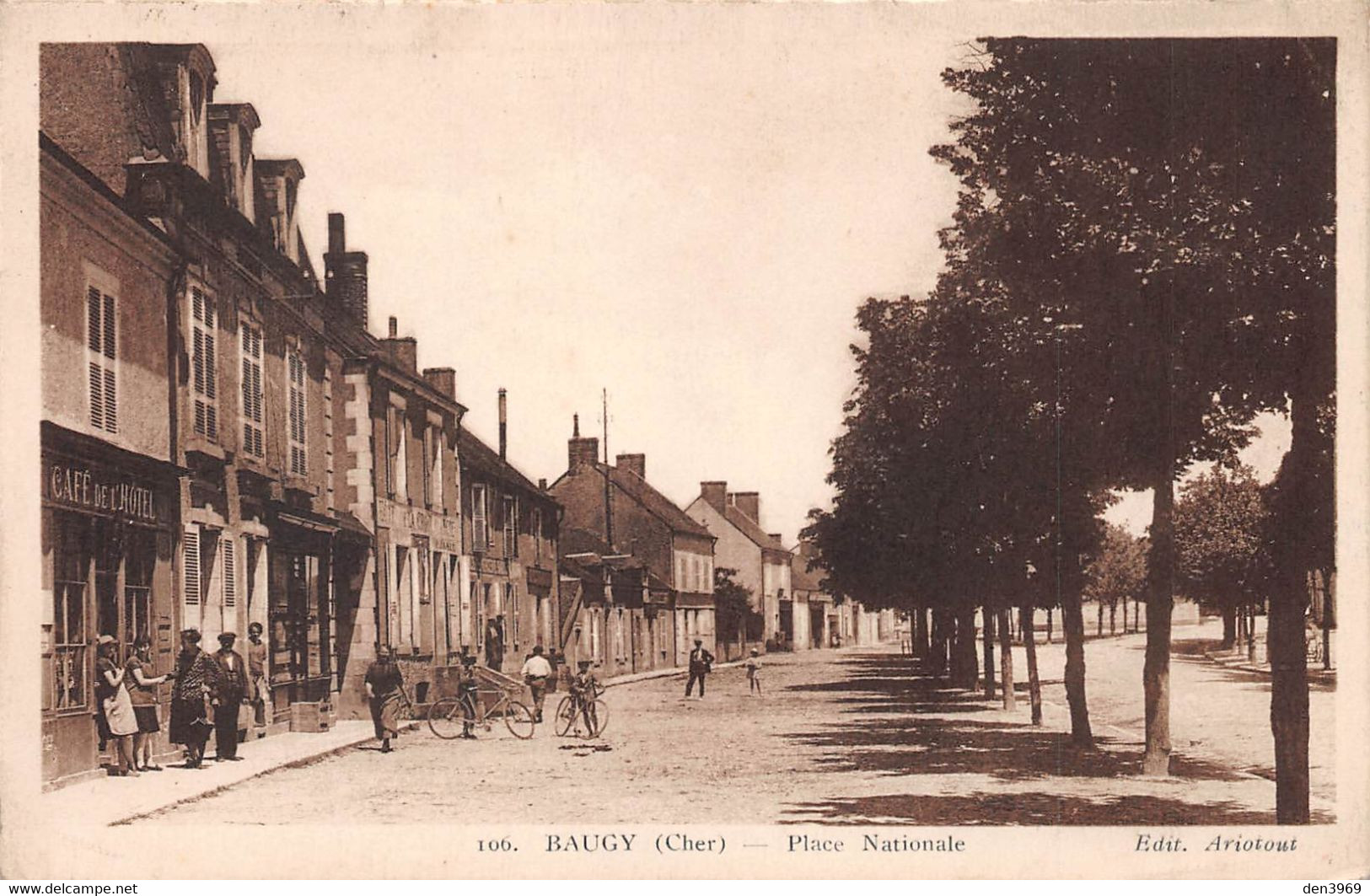 BAUGY - Place Nationale - Café De L'Hôtel - Baugy