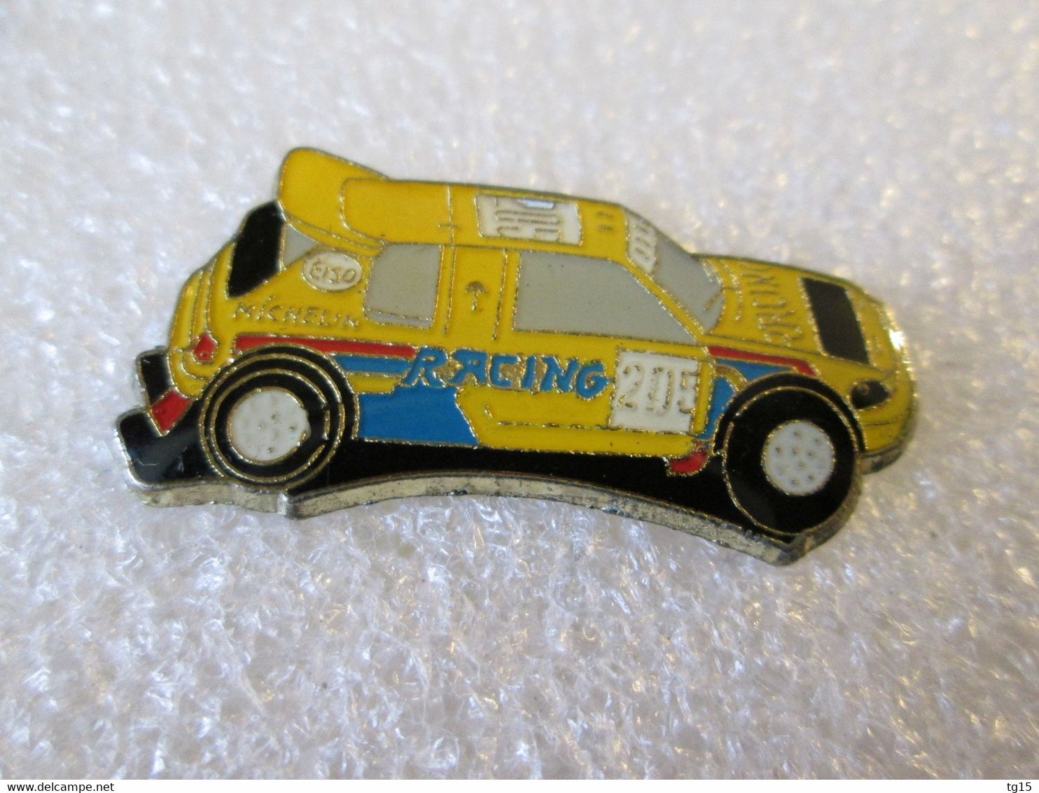 PIN'S    PEUGEOT  205 TURBO 16  RALLYE RAID  ESSO  MICHELIN   Version Epoxy - Peugeot