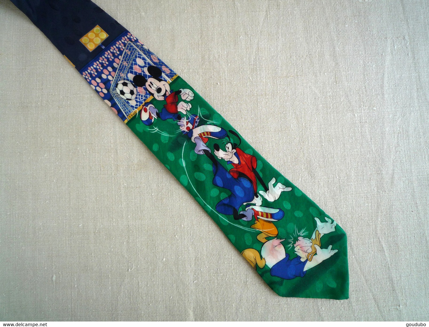 Cravate Footbal Disney Store Dingo Mickey Donald - Cravatte