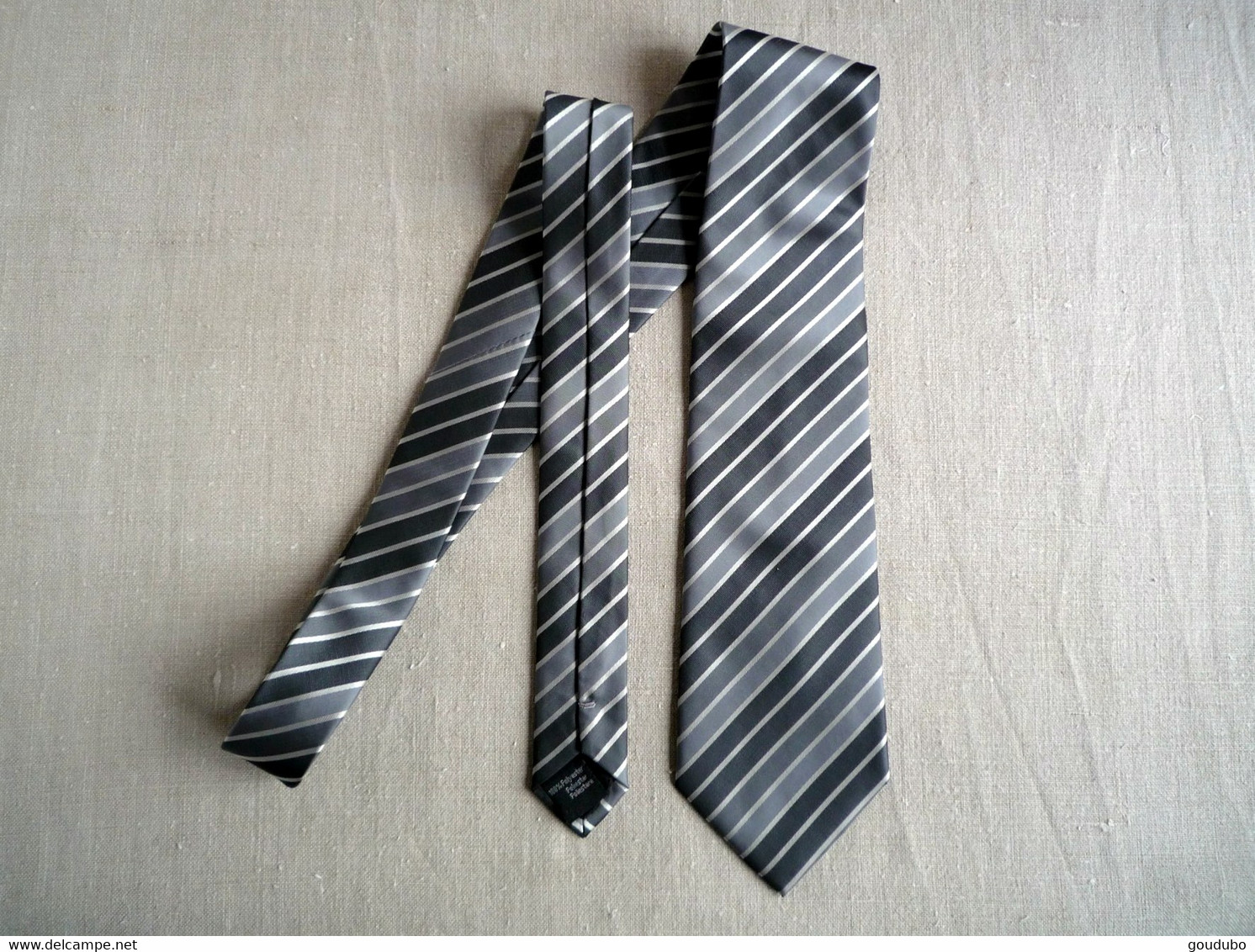 Cravate Sergio Vitti Diagonales Tons Gris Et Blancs. - Corbatas