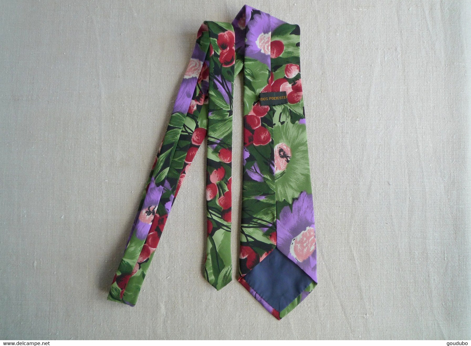 Cravate Fleurie Baies Fleurs Violet. - Ties