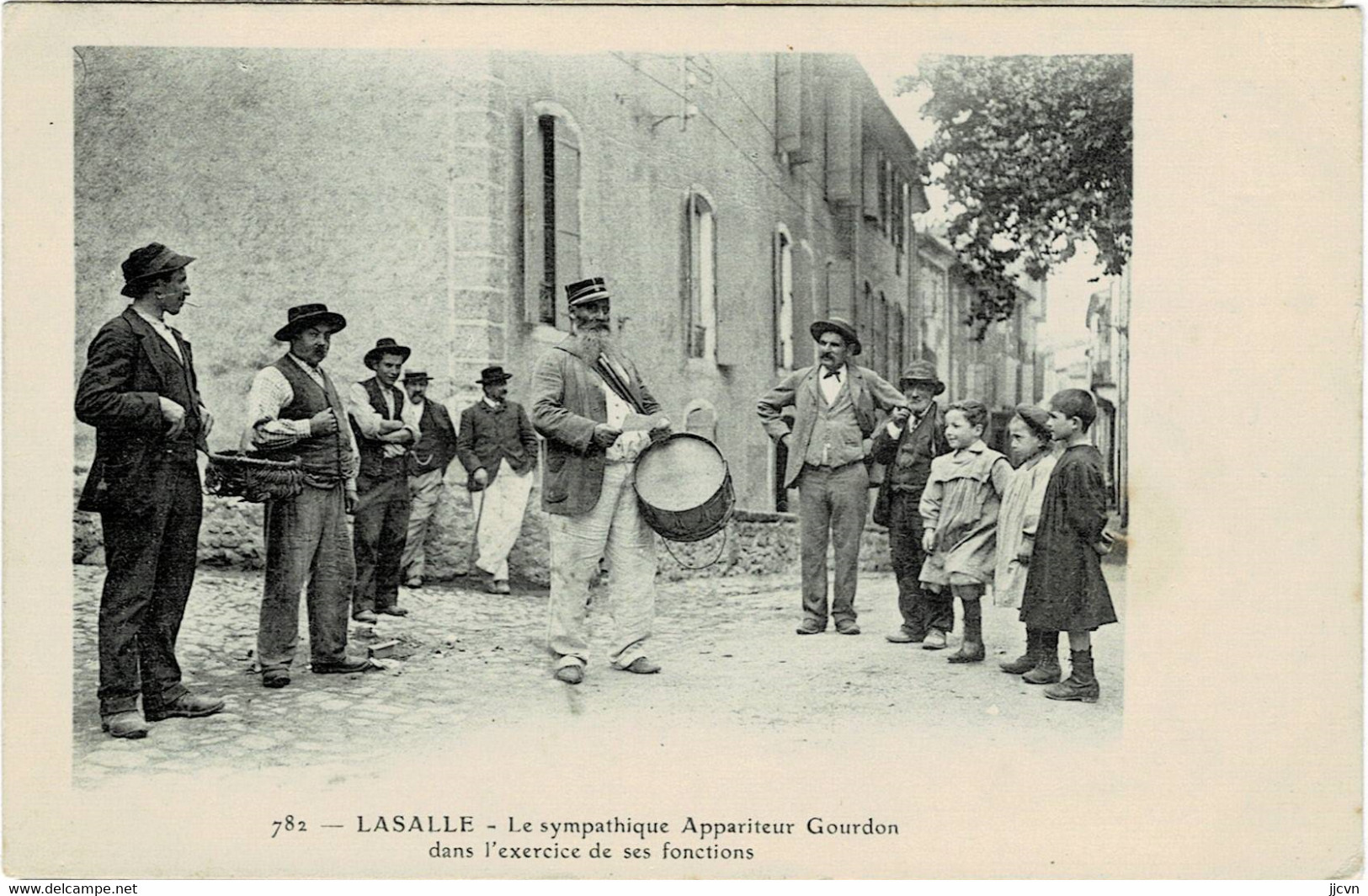 ** 30 - Gard - Lasalle - Le Sympathique Appariteur Gourdon Dans L' Exercice De Ses Fonctions - Autres & Non Classés