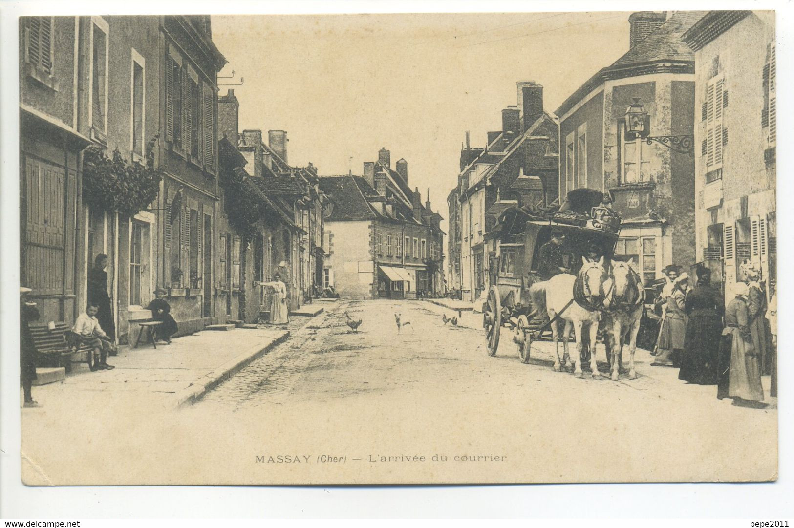 CPA 18 MASSAY Arrivée Du Courrier Animation Attelage Maisons 1905 - Massay