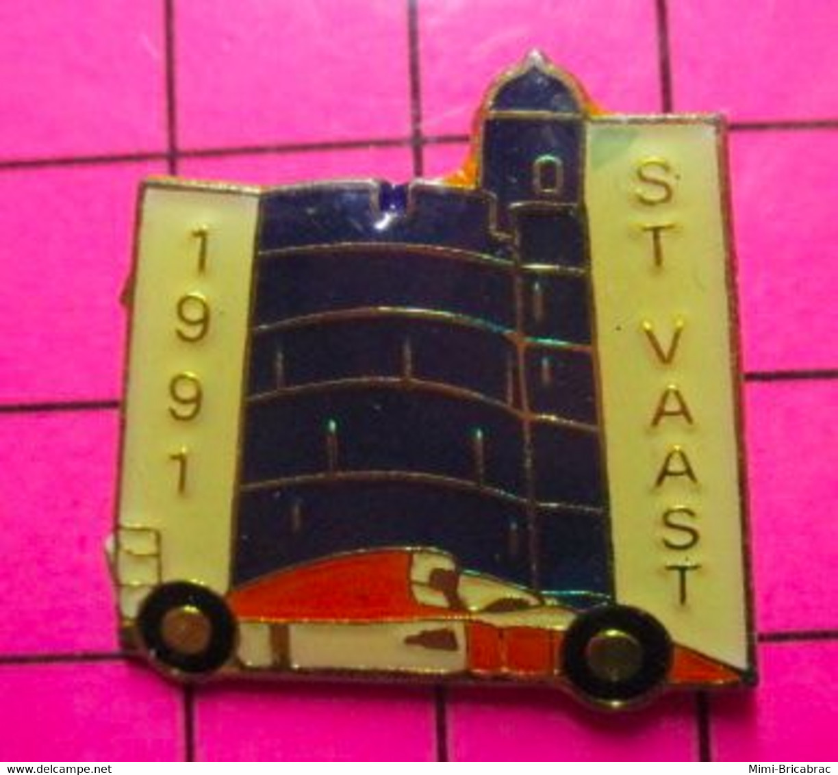 815B Pin's Pins / Beau Et Rare / THEME : SPORTS / 1991 GRAND PRIX DE FORMULE 1 DE ST VAAST LA HOUGUE 1991 - Car Racing - F1