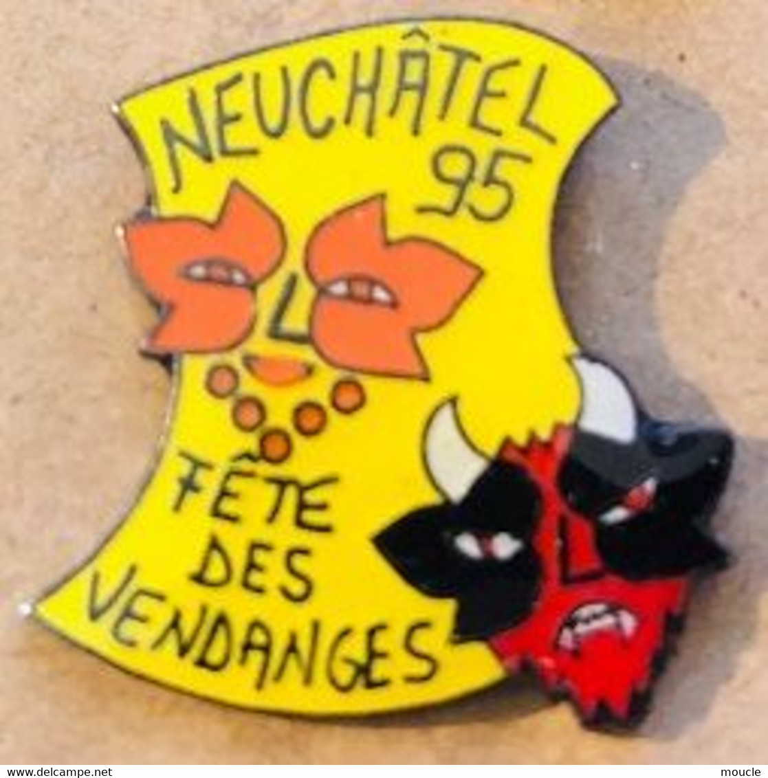 FÊTE DES VENDANGES - NEUCHÂTEL 95 - 1995 - DIABLE - DEVIL - FUILLES DE VIGNES - SUISSE - SCHWEIZ - SVIZZERA  -     (28) - Boissons