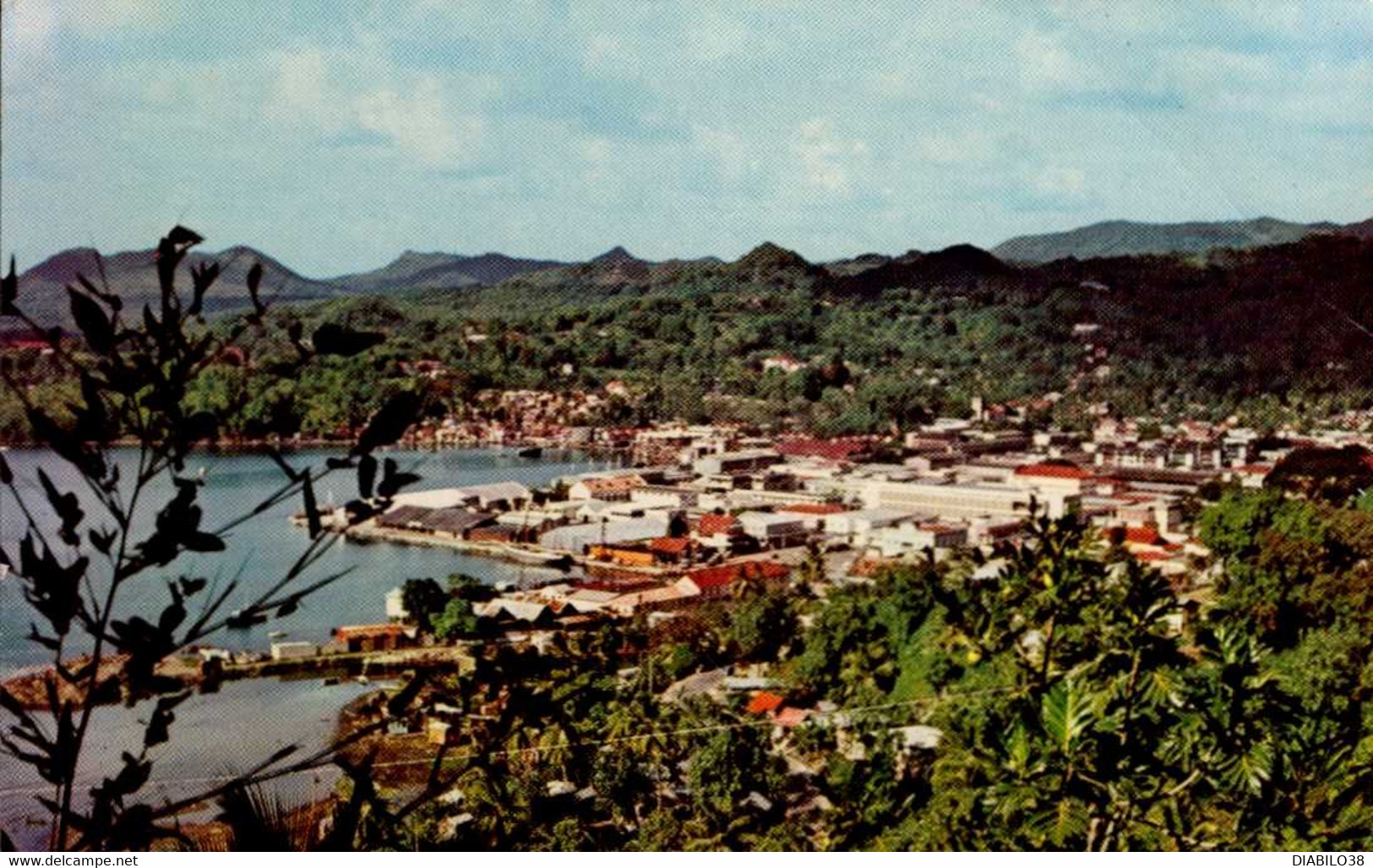 SAINTE- LUCIE   ( ANTILLES )  THE VIEW OF CASTRIES - Sainte-Lucie