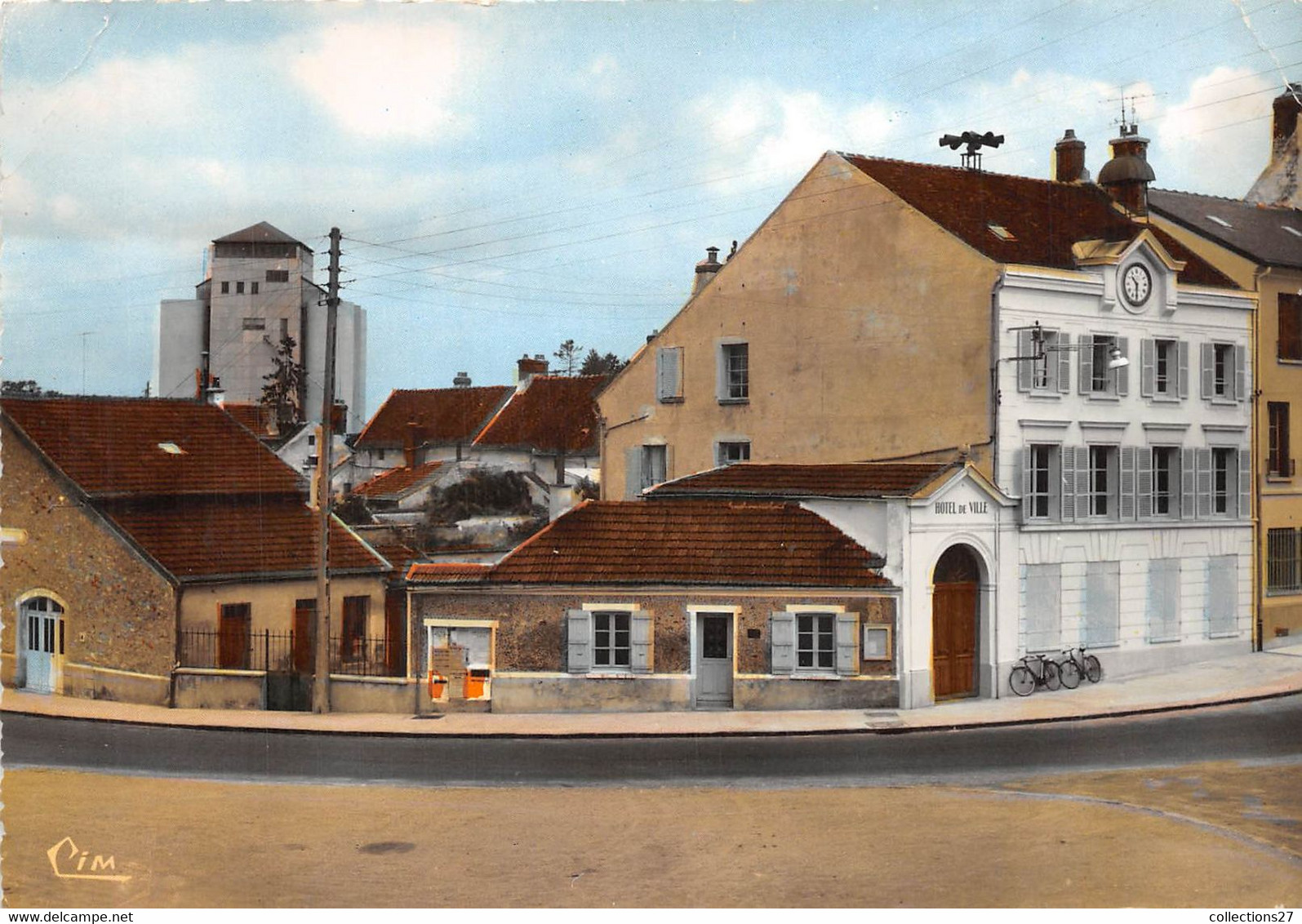 77-REBAIS- LA MAIRIE ET LE SILO - Rebais