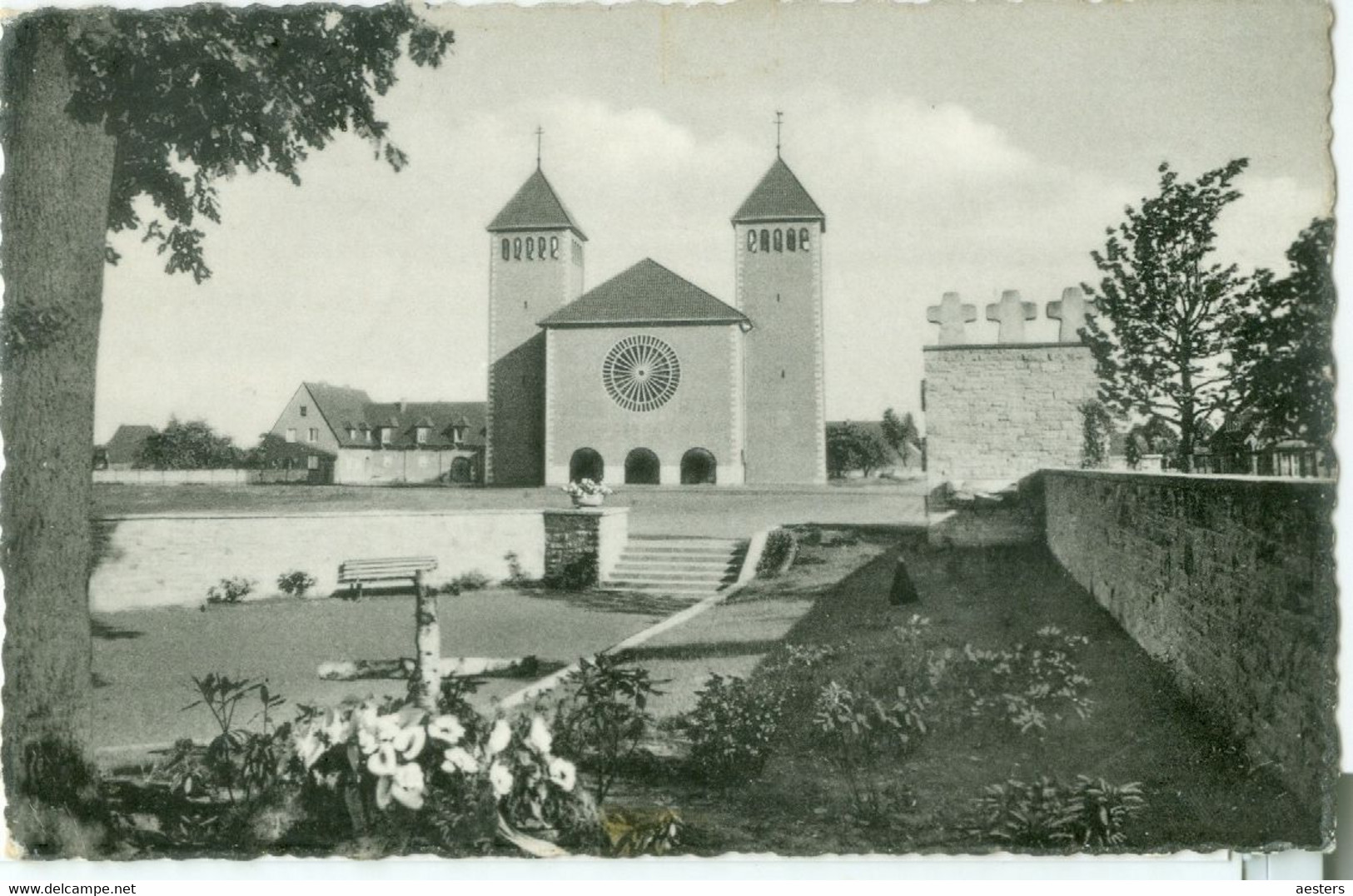 Emsdetten 1960; St. Marien Kirche Mit Ehrenmal - Gelaufen. (Hermann Lorch) - Emsdetten