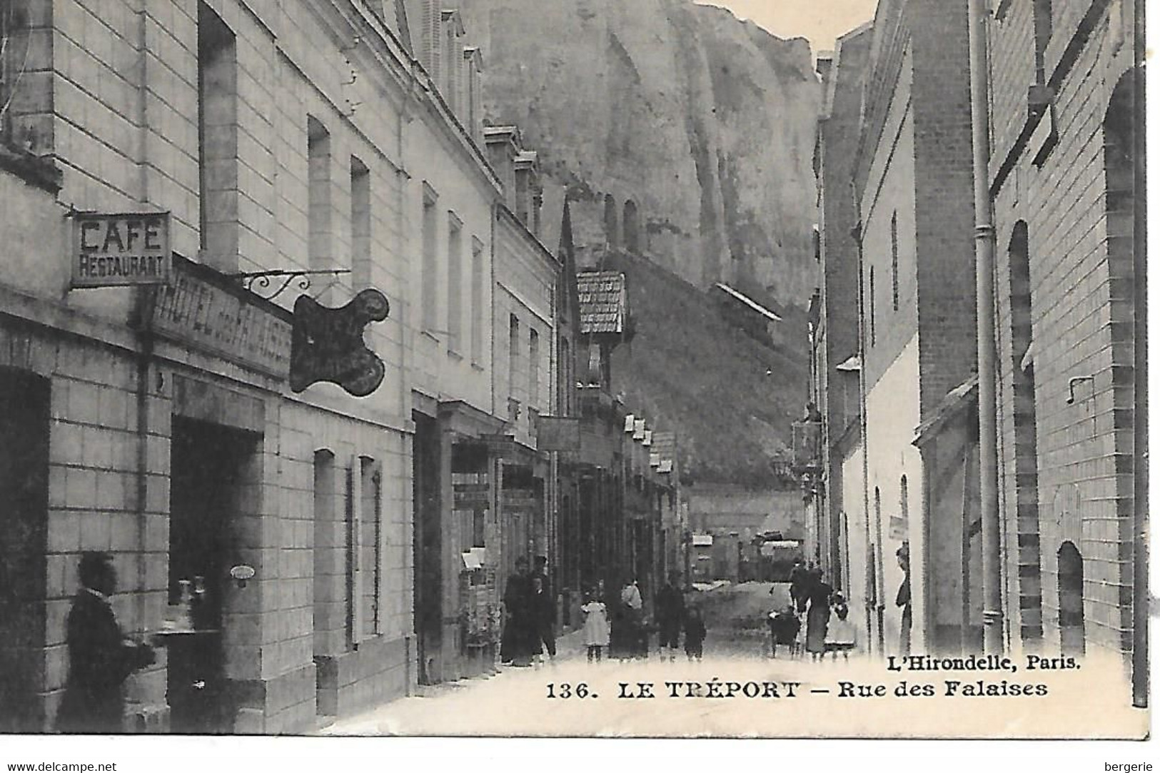 A/552           76      Le Tréport              Rue Des Falaises - Le Treport