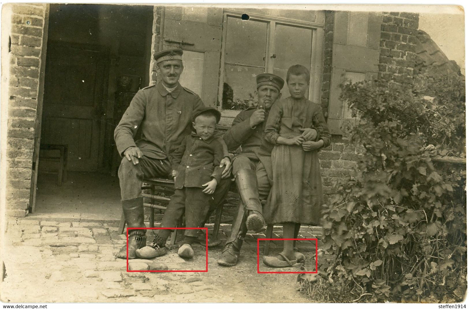 Allemande  Photo - Flandern ? Holzpantoffel Kinder Enfants  Deutsche Soldaten  WWI 14/18 - 1914-18