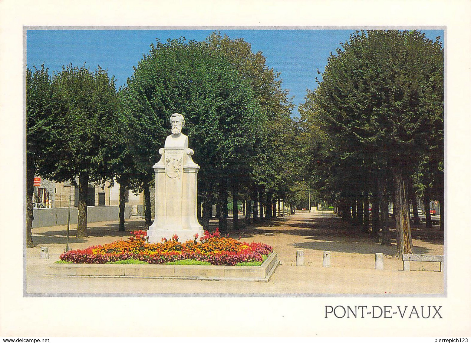 01 - Pont De Vaux - Statue Et Jardin - Pont-de-Vaux