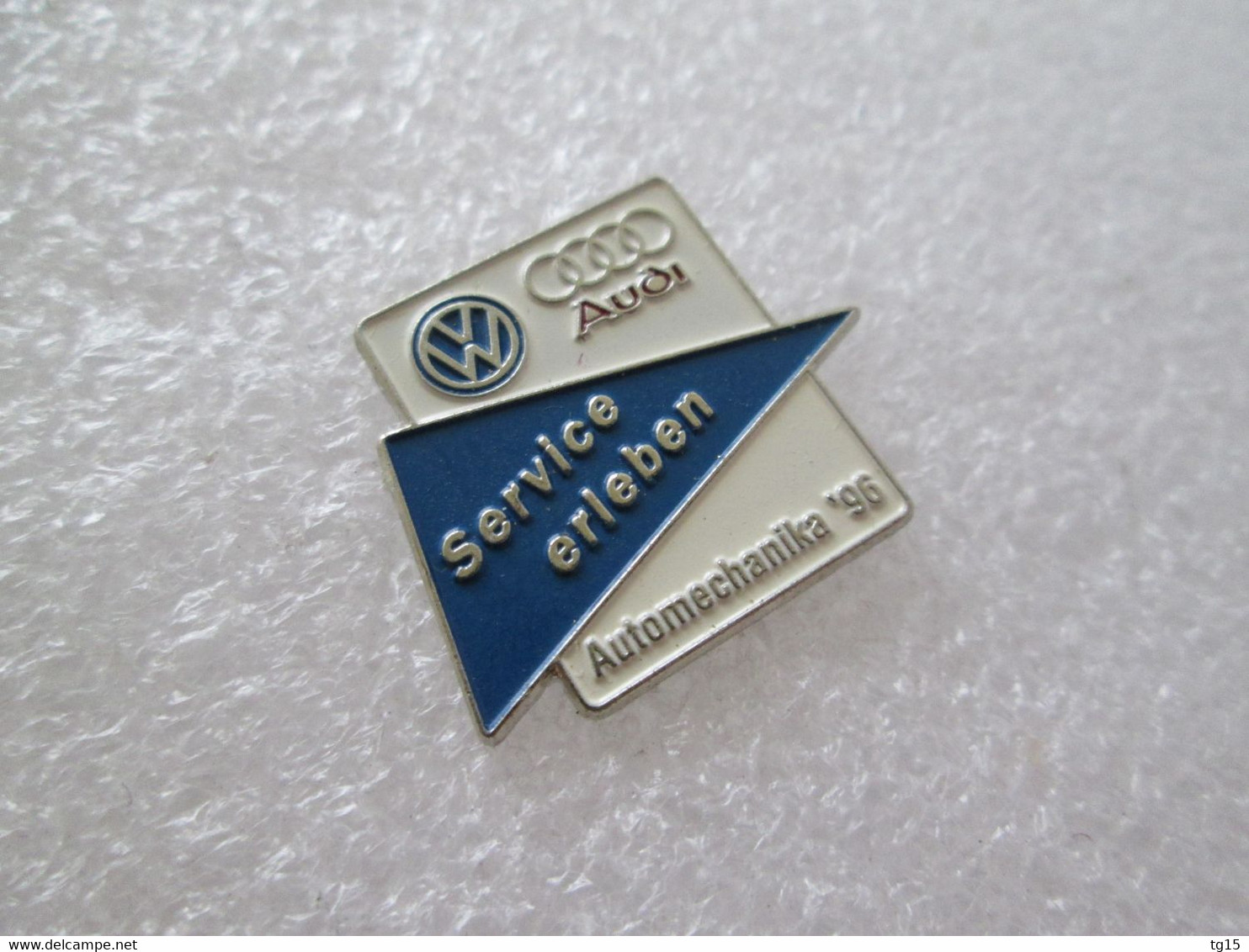 PIN'S    AUDI VOLKSWAGEN   SERVICE ERLEBEN    AUTOMECHANIKA  96 - Audi