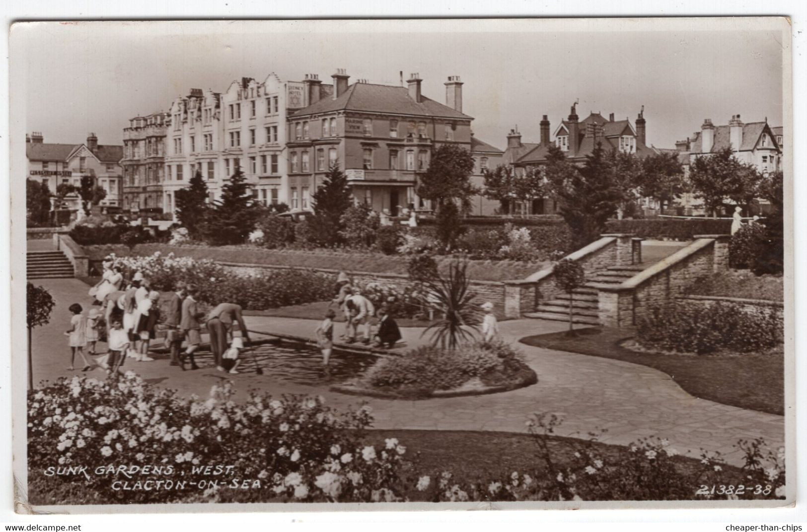 CLACTON-ON-SEA - Sunk Gardens, West - W.H. Smith 21382 -33 - Clacton On Sea