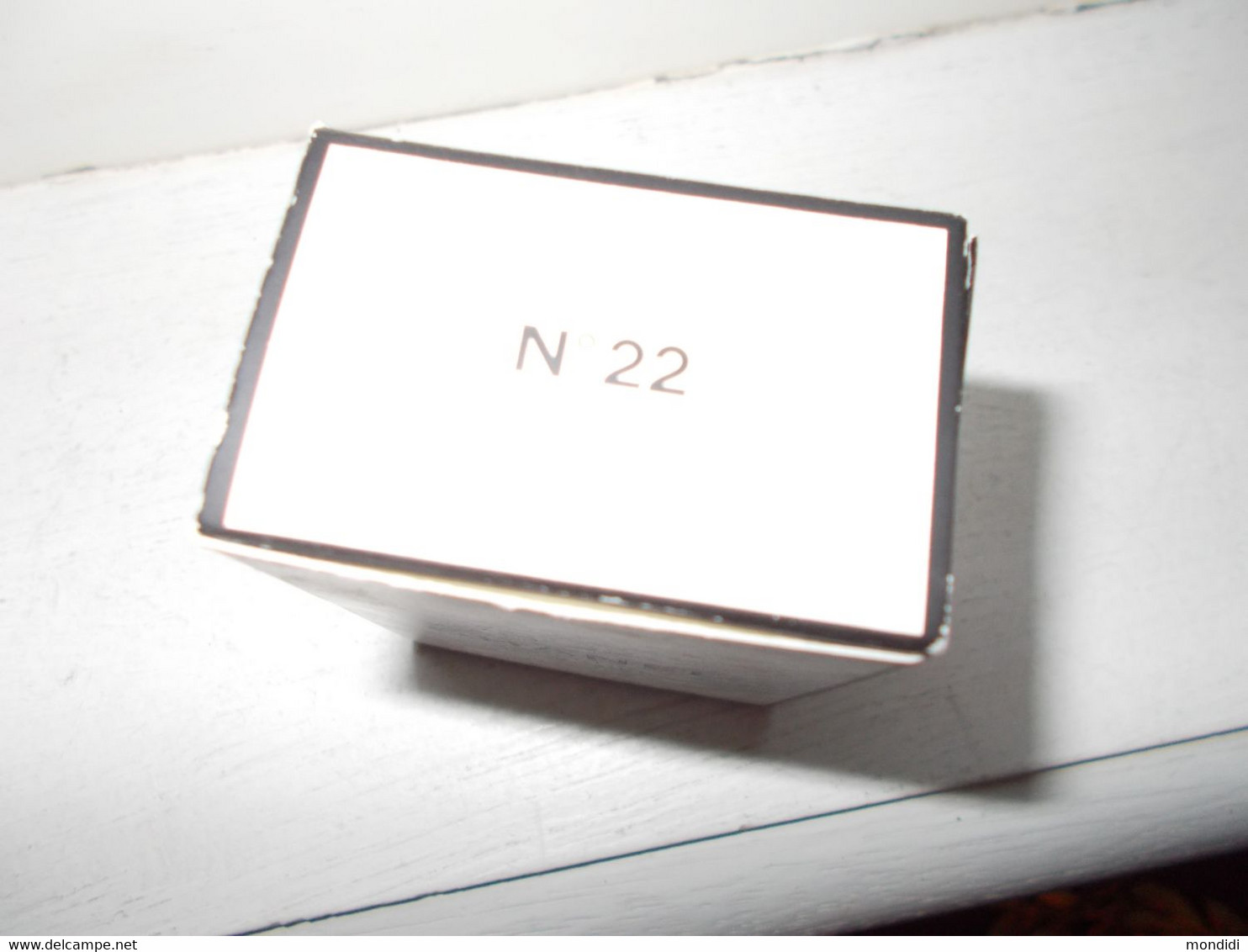 Ancien Flacon Miniature Parfum N° 22  Chanel Paris 7,5 Ml Scellé Boite Origine - Miniaturen Flesjes Dame (met Doos)