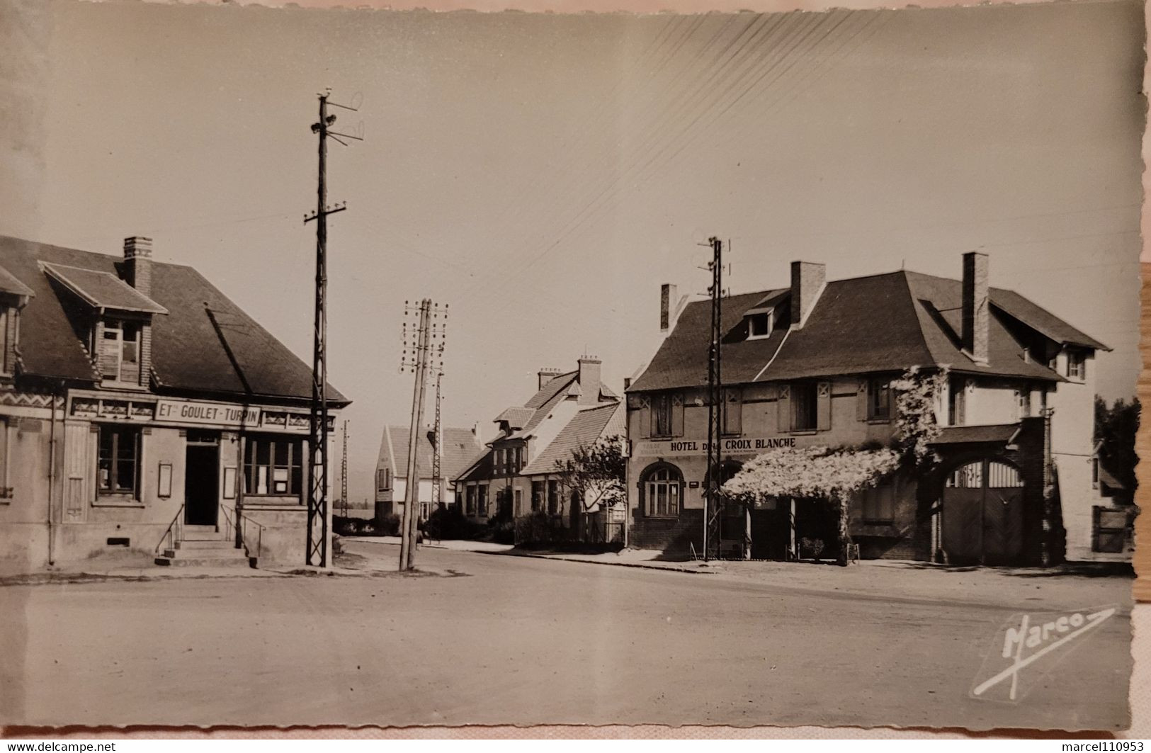 Pinon- Place De L'église - Other & Unclassified