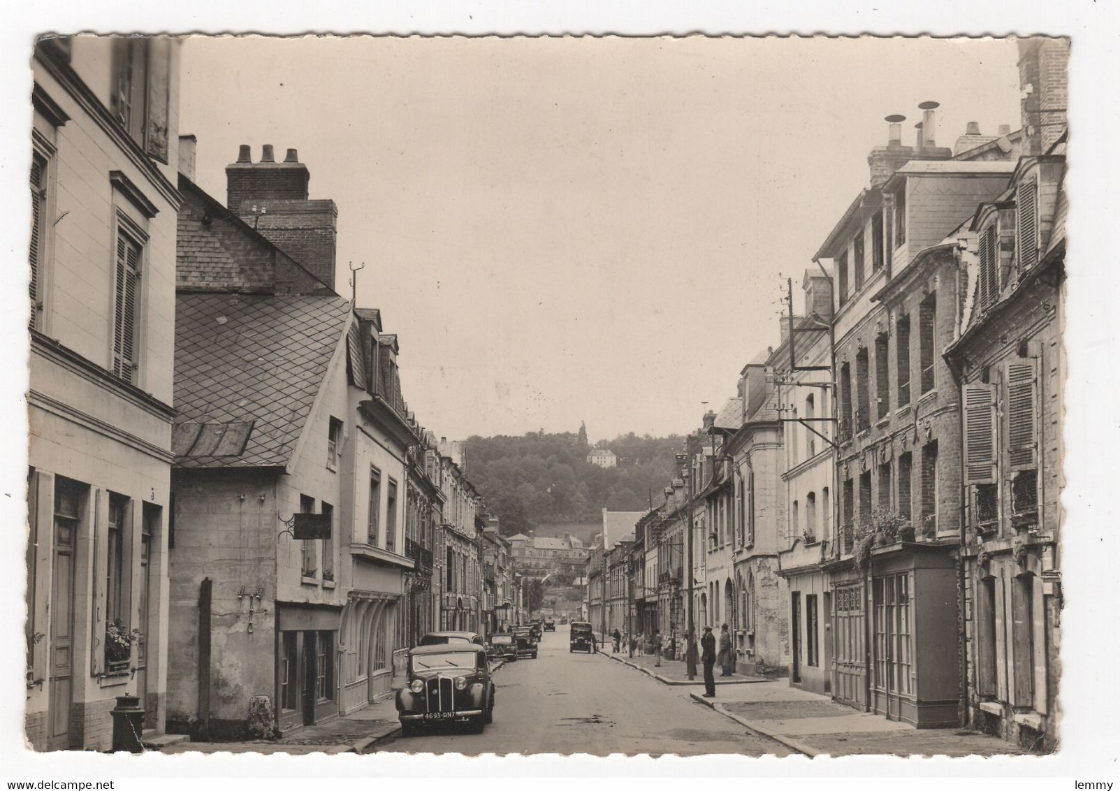 27 ***PONT-AUDEMER - RUE CARNOT -  CPSM DENTELEE 1948 - 10.5 X 15 - VOITURES - Pont Audemer