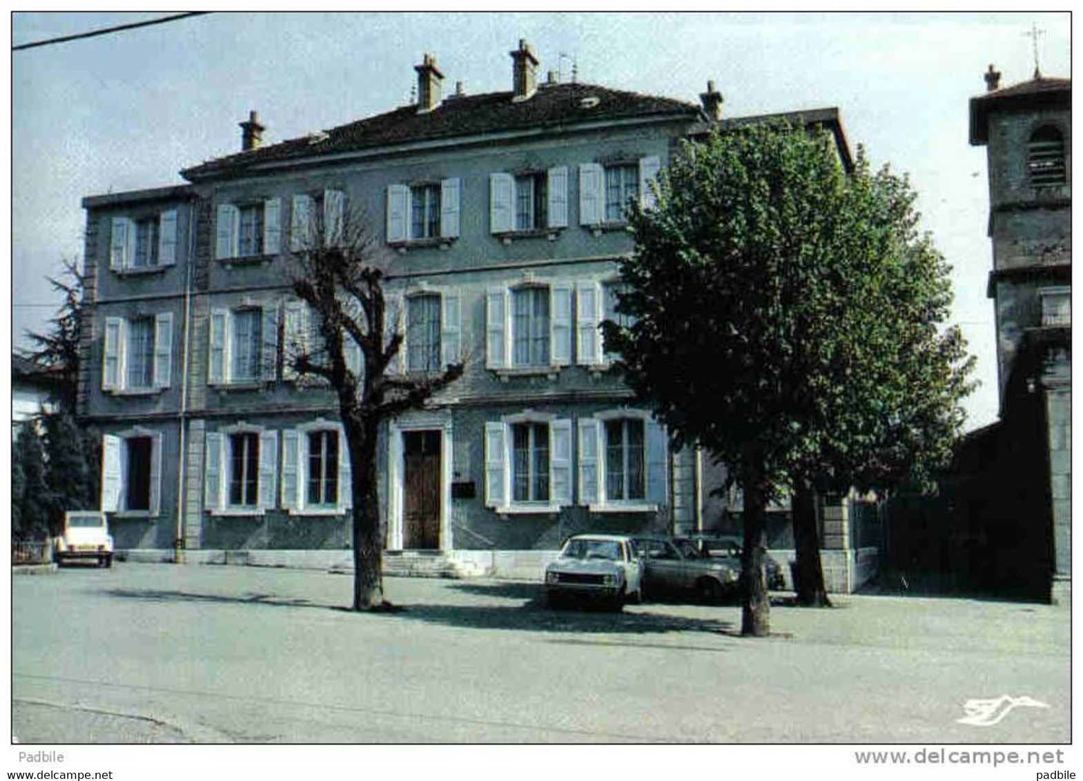 Carte Postale 38. La Tronche  Place De L'église Très Beau Plan - La Tronche