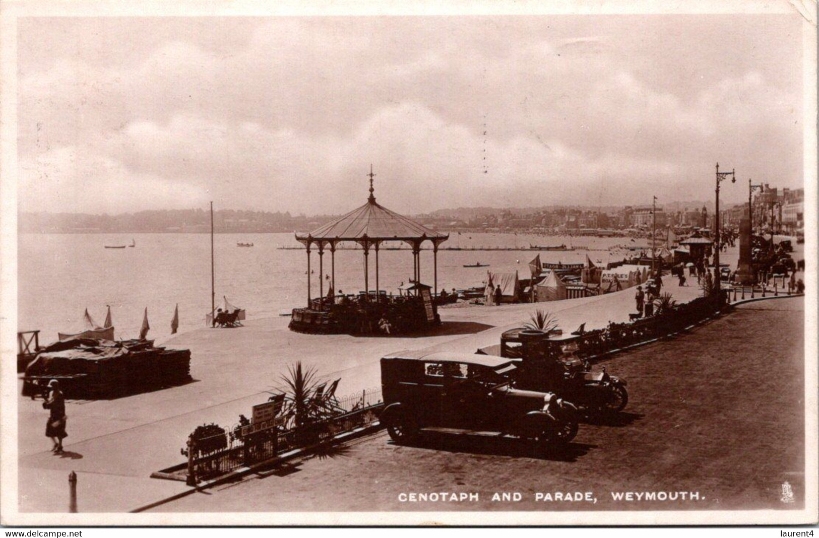 (1 B 33)  UK  - Very Old Postcard - B/w - (posted 1933) Cenotaph & Parade - Weymouth - Weymouth