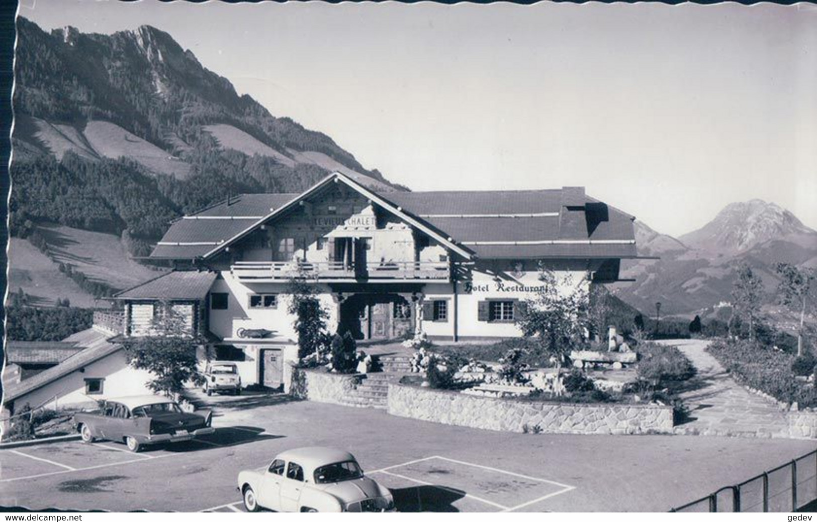 Crésuz Gruyère FR, Hôtel Restaurant Le Vieux Chalet, Automobiles (8453) - Crésuz