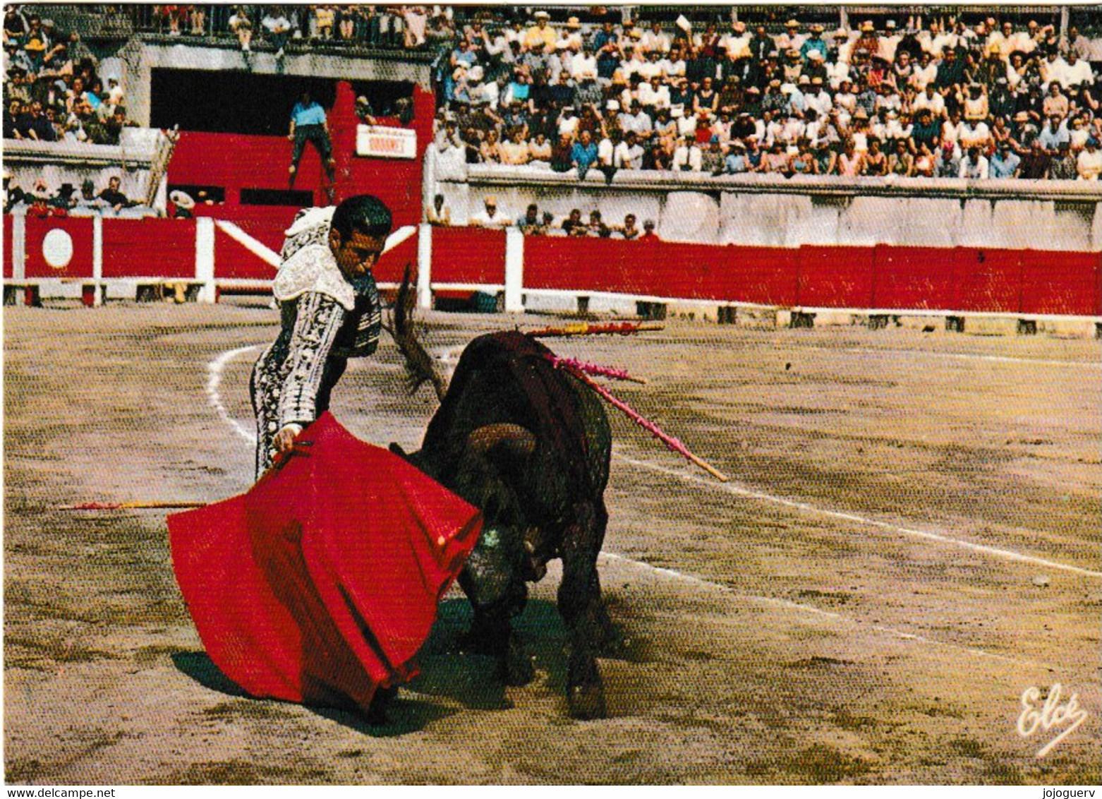 Course De Taureaux , Passe De Muleta Derechazo Ordonez   ; Expédiée De Dax  ( Nimes  ... - Jeux Régionaux