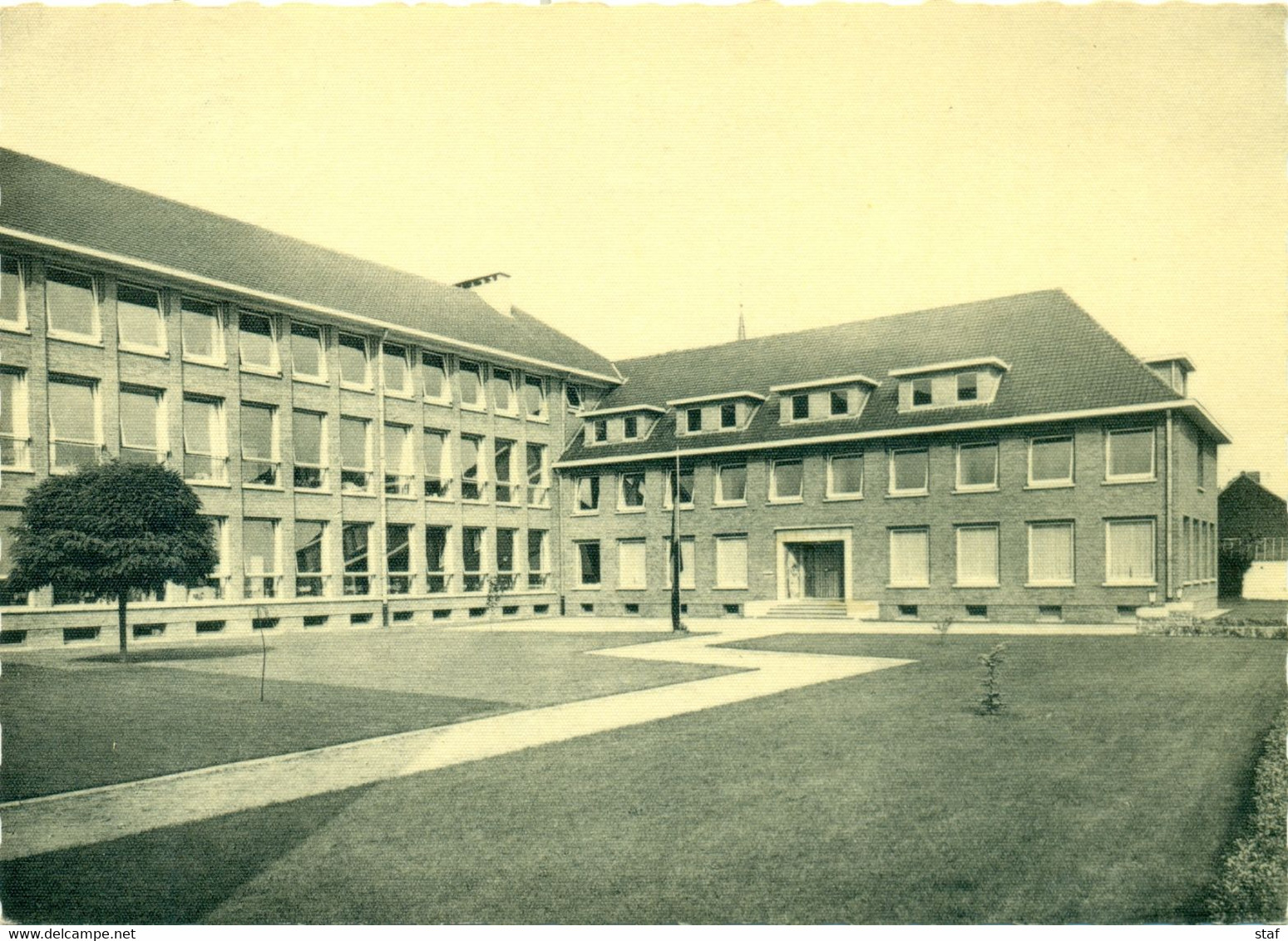 Medisch Pedagogisch Instituut St. Franciscus Strijtem - Borchtlombeek : Hoofdgevel - Ingang Bouw 1960 - Roosdaal