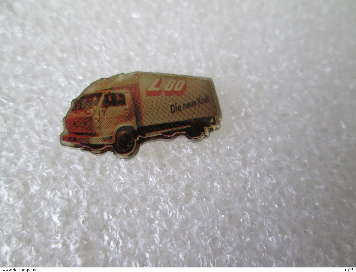 PIN'S  CAMION    VOLKSWAGEN   L  80 - Volkswagen