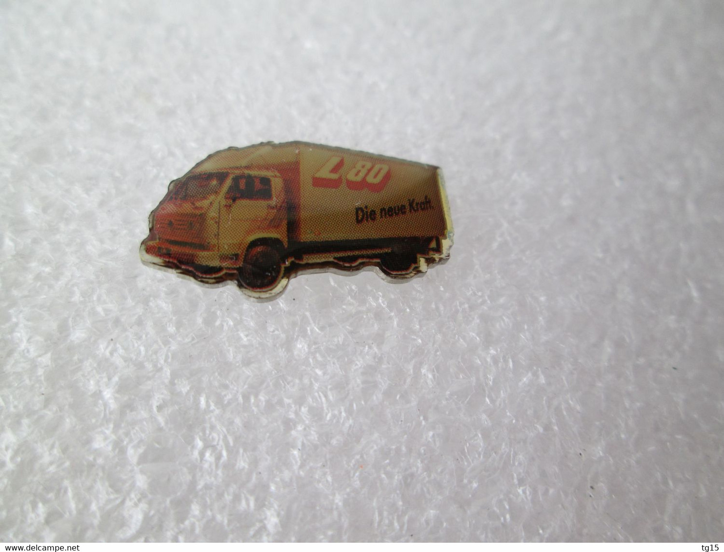 PIN'S  CAMION    VOLKSWAGEN   L  80 - Volkswagen