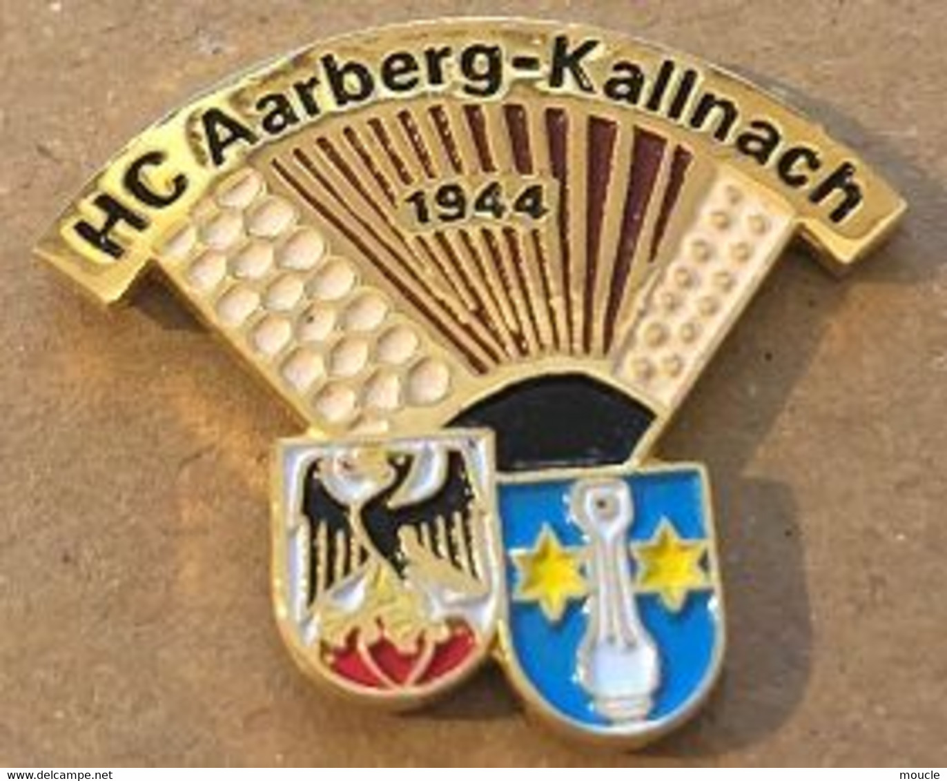 ACCORDEON - AKKORDEON - ACCORDION - HC AARBERG - KALLNACH - CLUB - ARMOIRIES - DRAPEAUX - FLAGS - (28)) - Musique