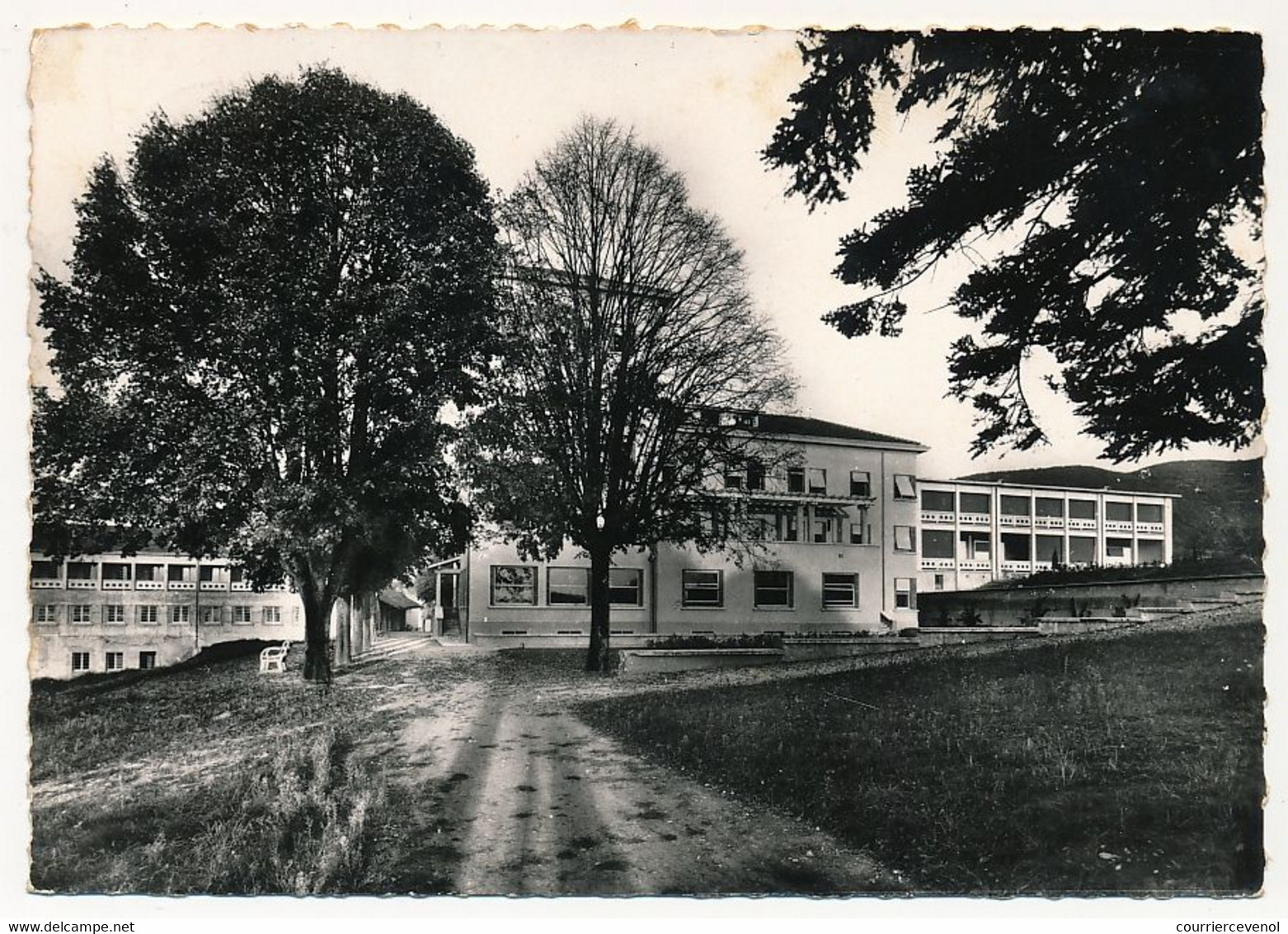 CPSM - LA BAUME D'HOSTUN (Drôme) - Etablissement De Cure Ste-Catherine Labouré - Sonstige & Ohne Zuordnung