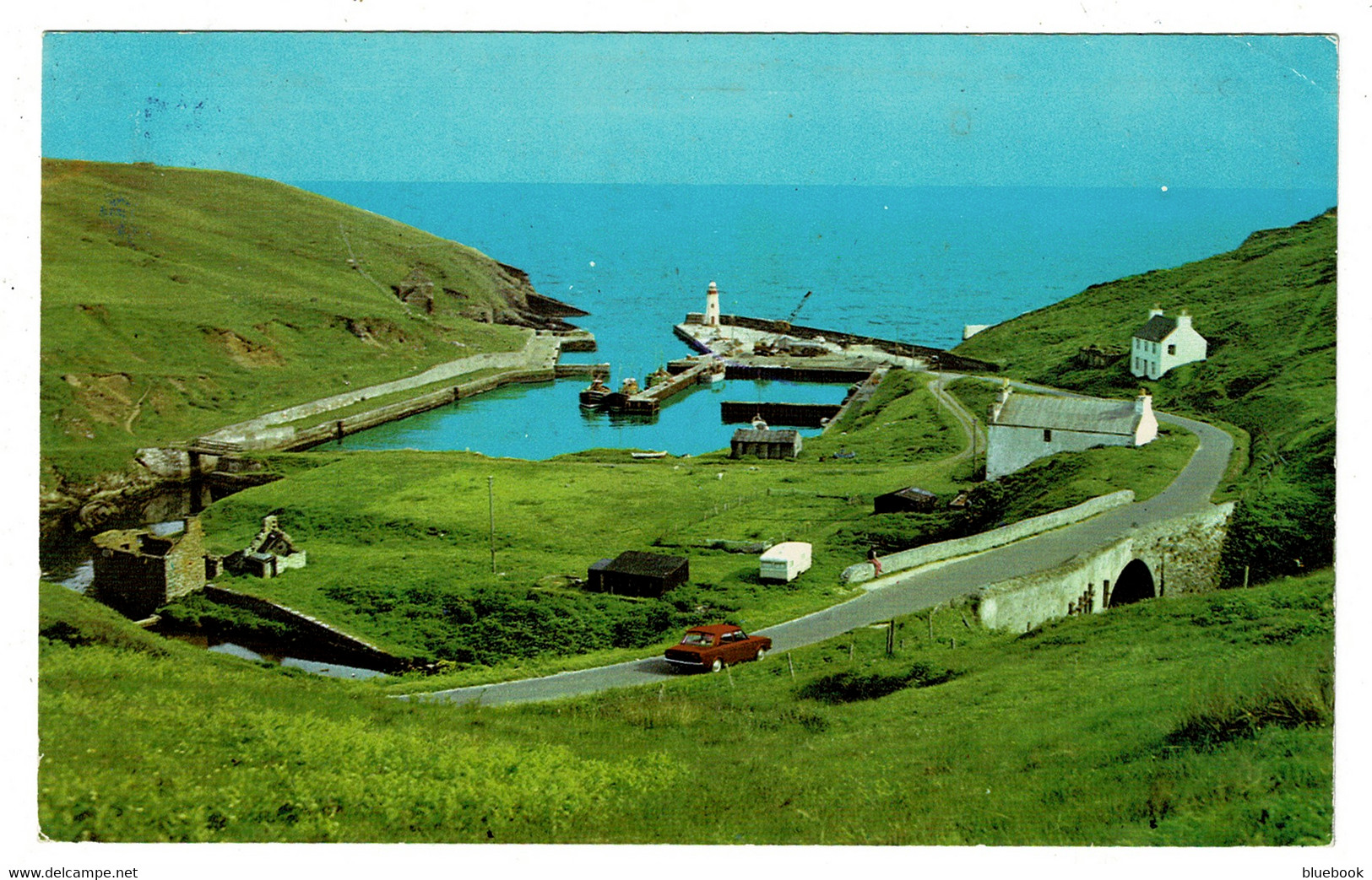 Ref 1498 - 1973 Postcard - The Harbour & Lighthouse - Lybster Caithness Scotland - Caithness