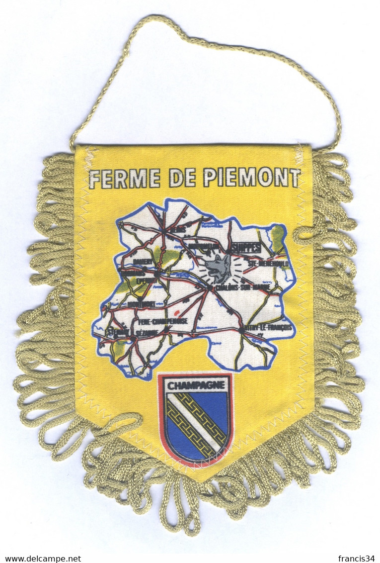Petit Fanion Du 132e Groupe Cynophile De L'Armée De Terre - Escudos En Tela