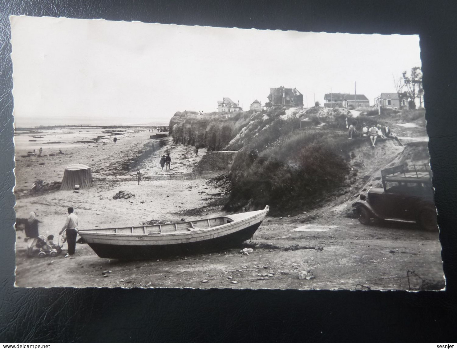 Luc-sur-Mer - Vue Sur Les Rochers Prise De L'Extrémité De La Plage - Année 1951 - - Luc Sur Mer